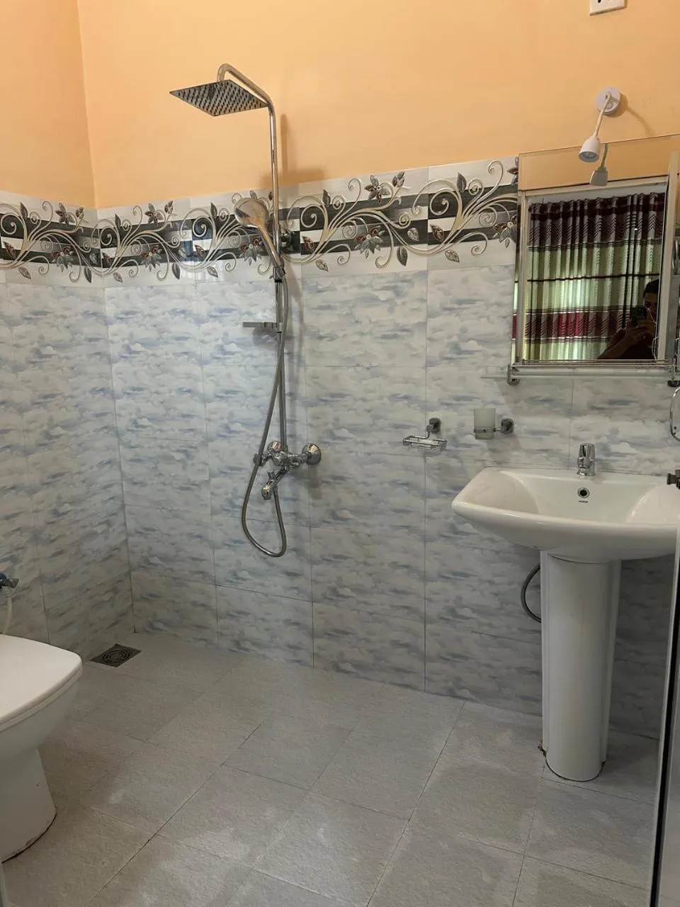 Bathroom in Lahiru Airport Villa