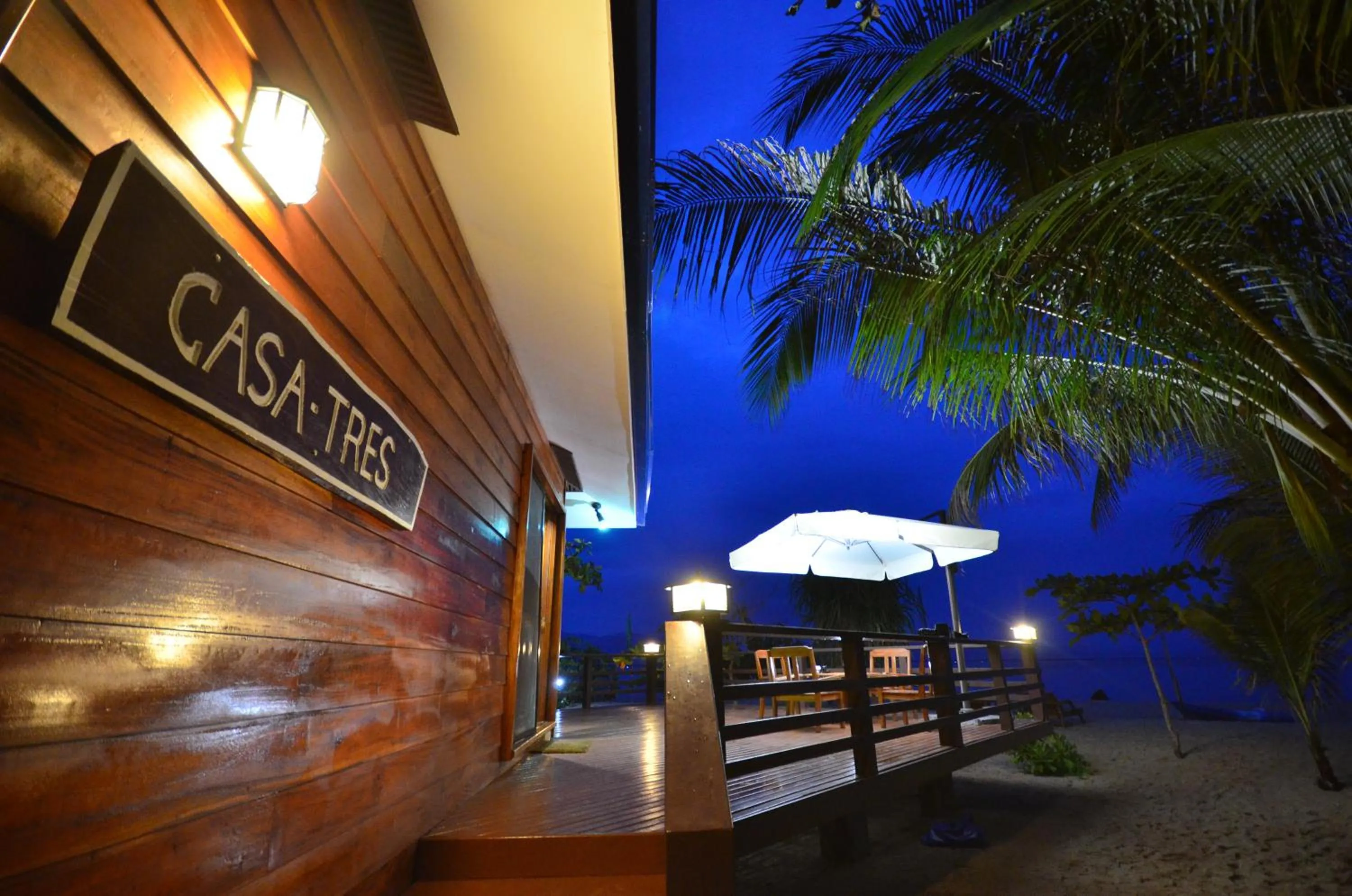 Arena Island Resort