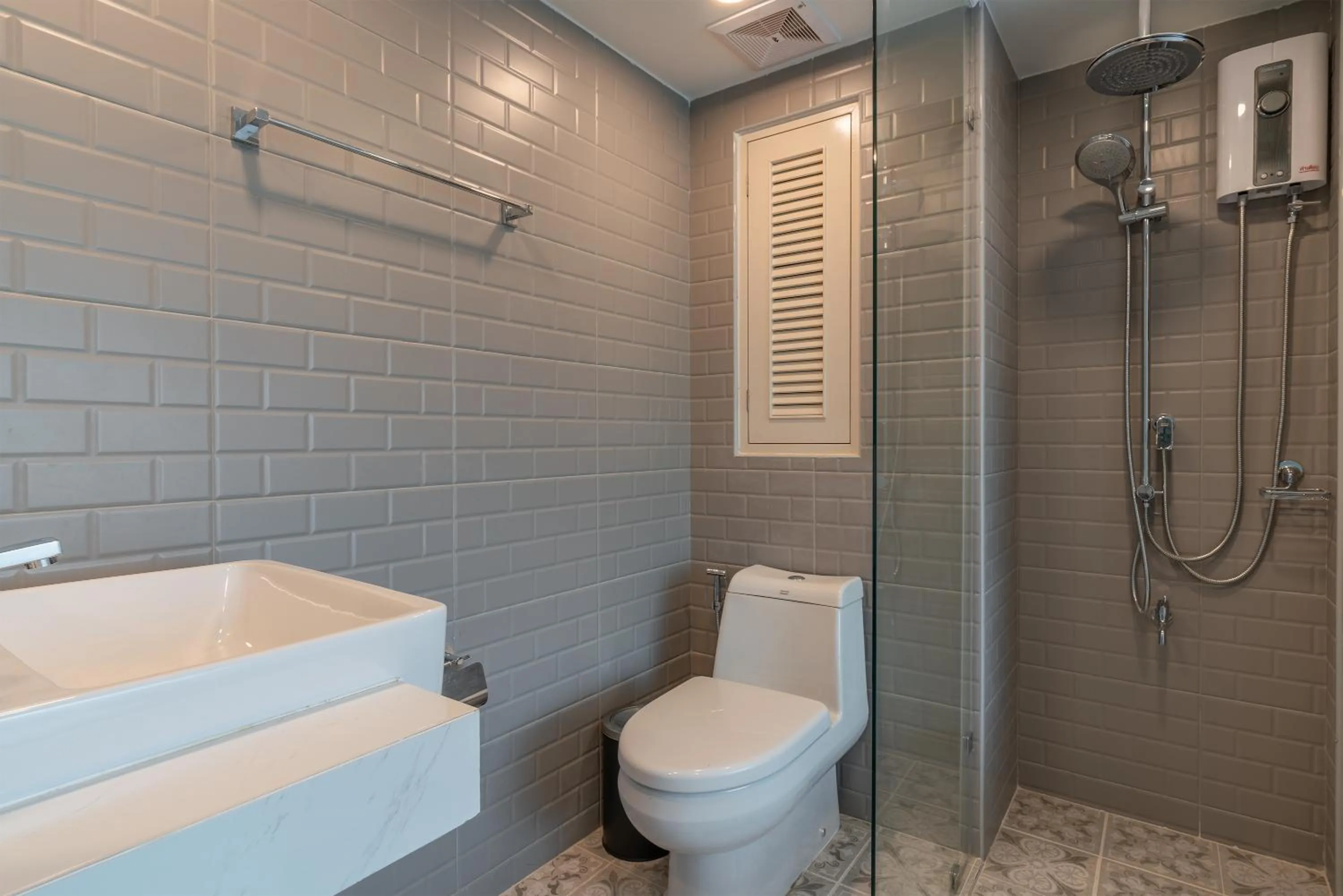 Shower in Momo Hotel