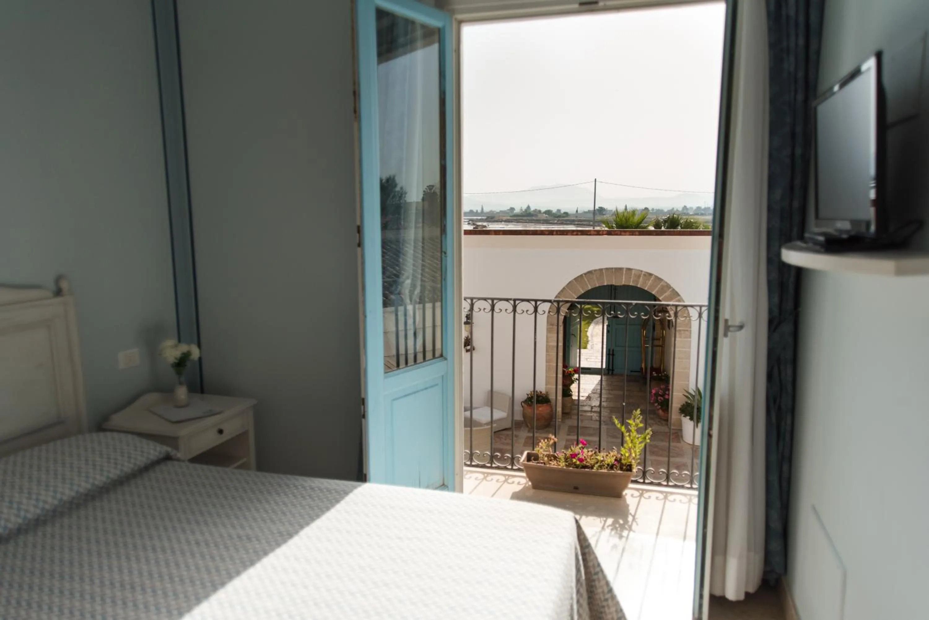 Bed in Relais Antiche Saline