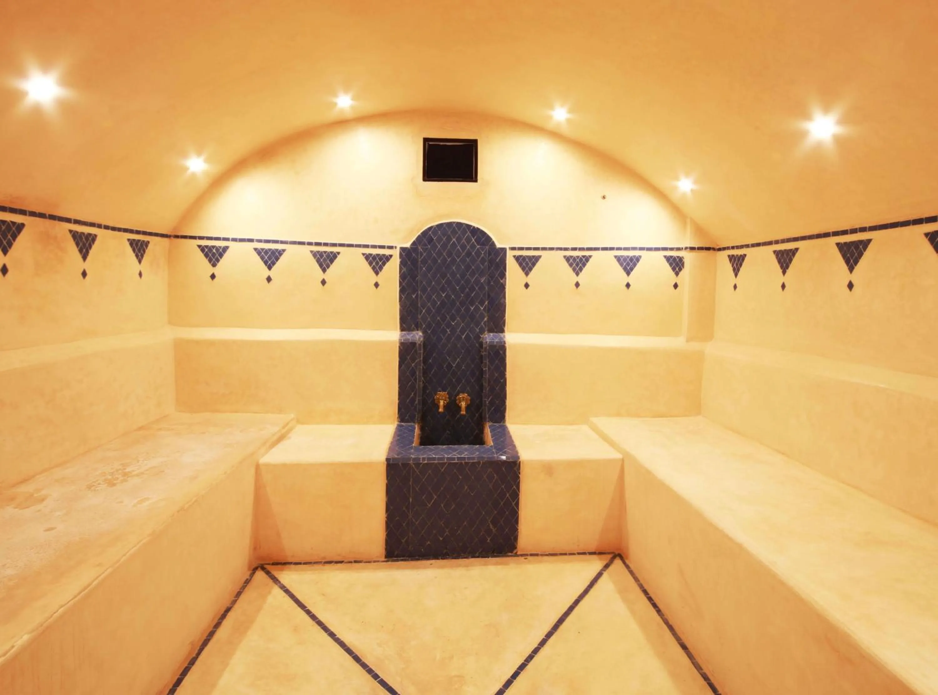 Steam room in Le petit Château des Anges