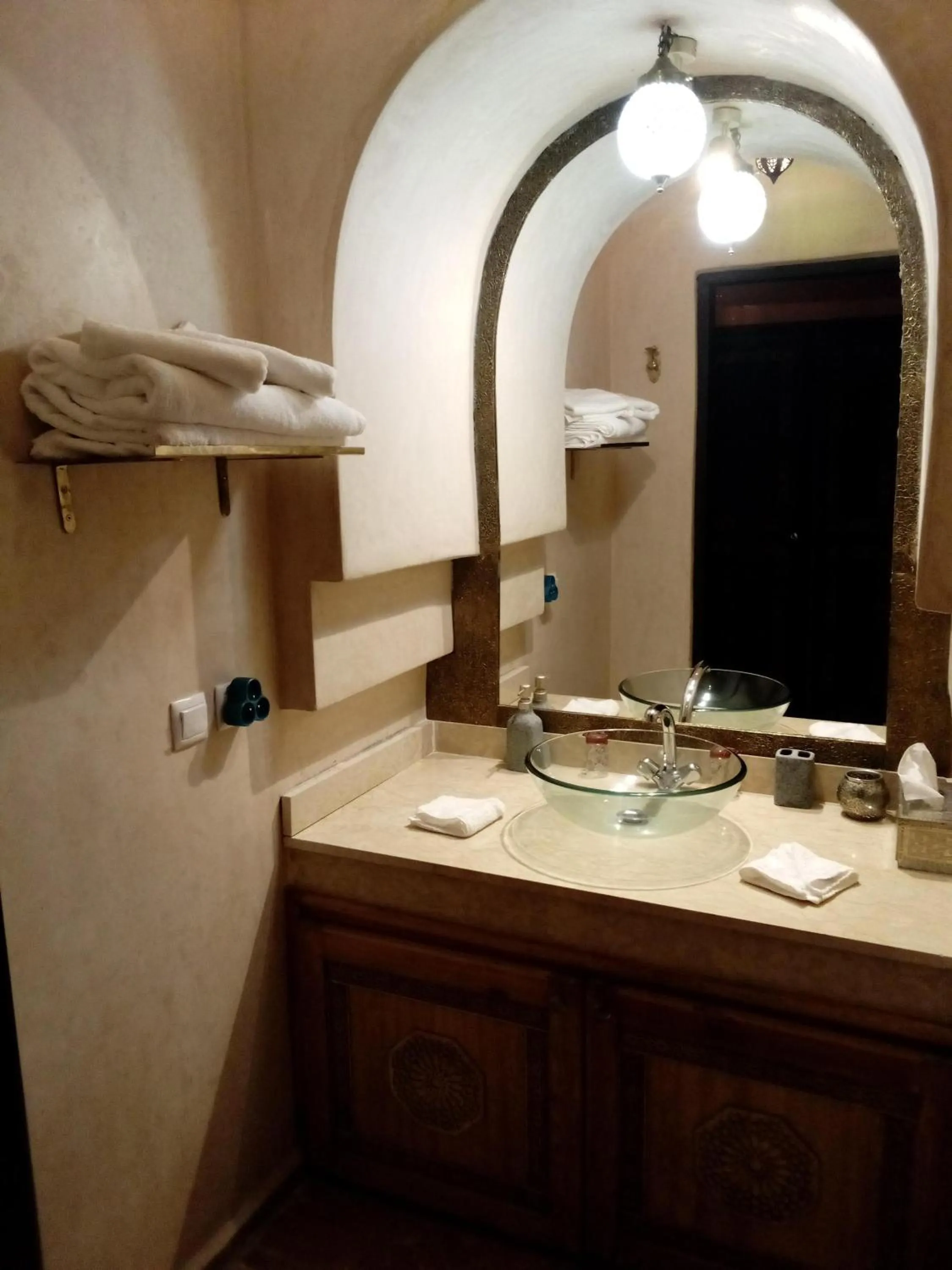 Bathroom in Le petit Château des Anges