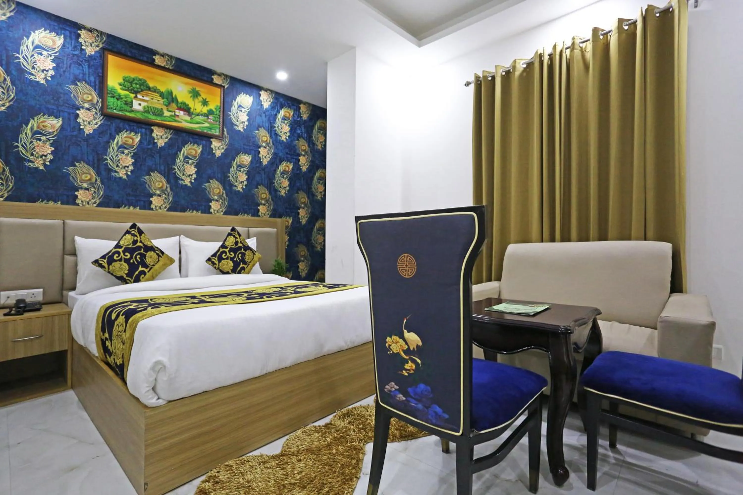 Bed in Hotel Decent Suites - Delhi Airport