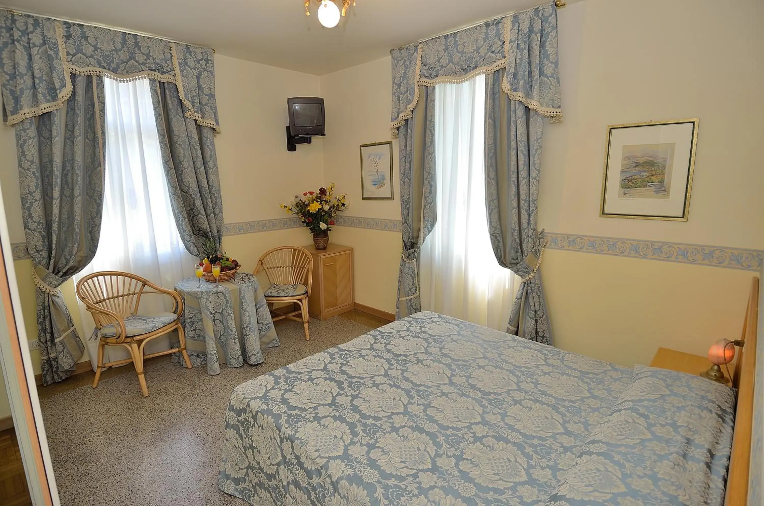 Photo of the whole room, Bed in Villa Angelica Photo of the whole room, Bed in Villa Angelica