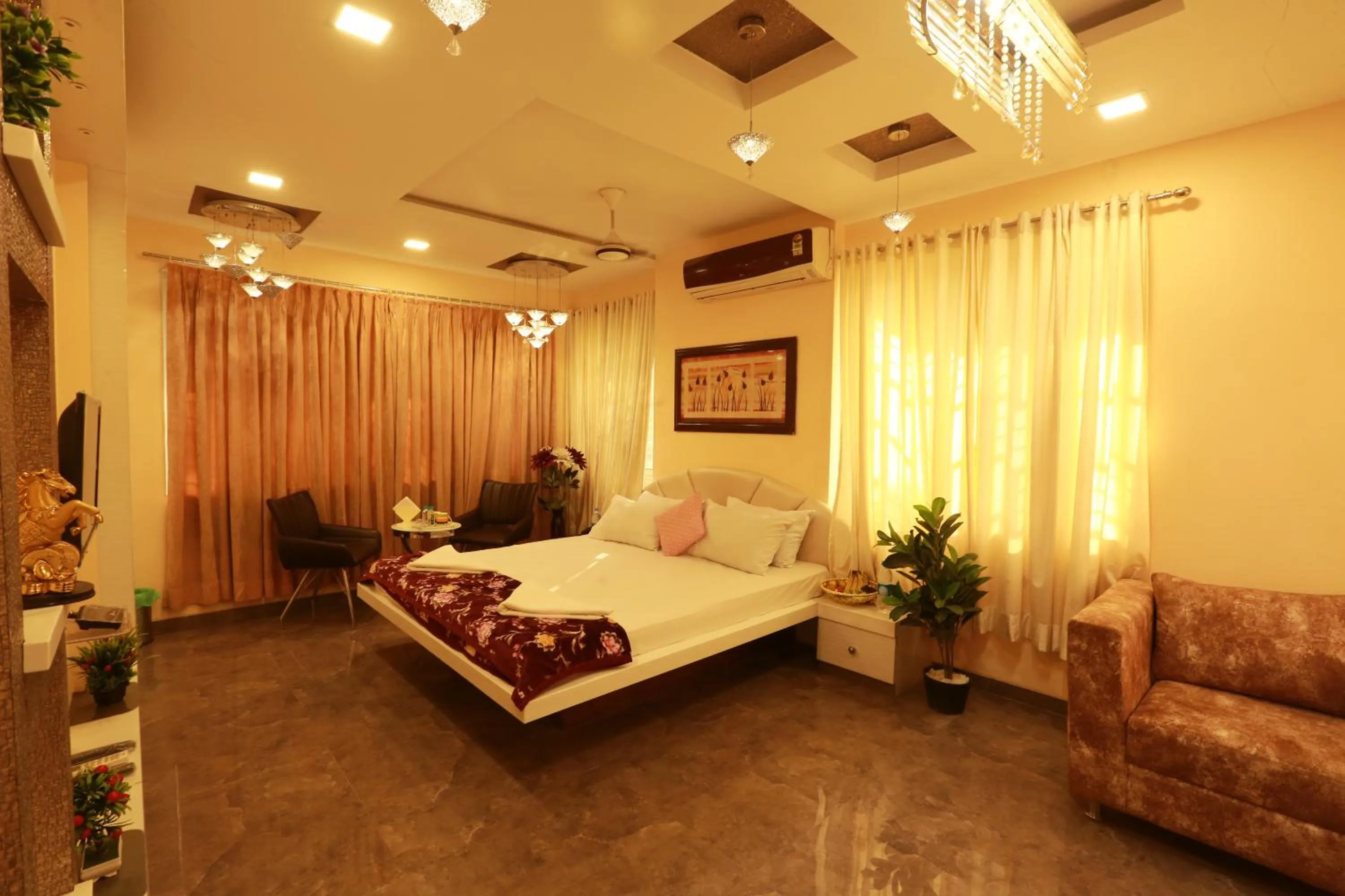 Photo of the whole room, Bed in Villa Residency