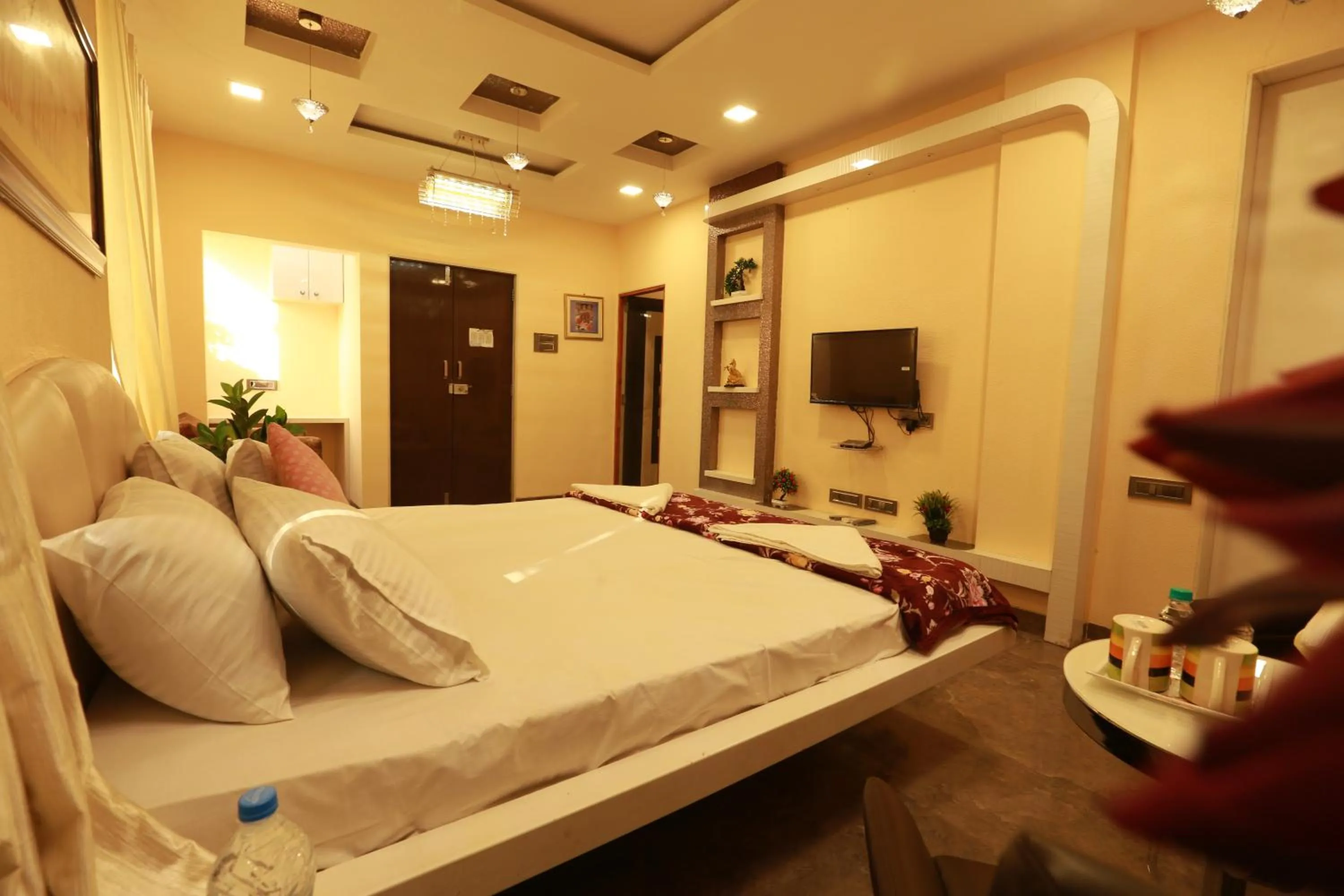 Photo of the whole room, Bed in Villa Residency