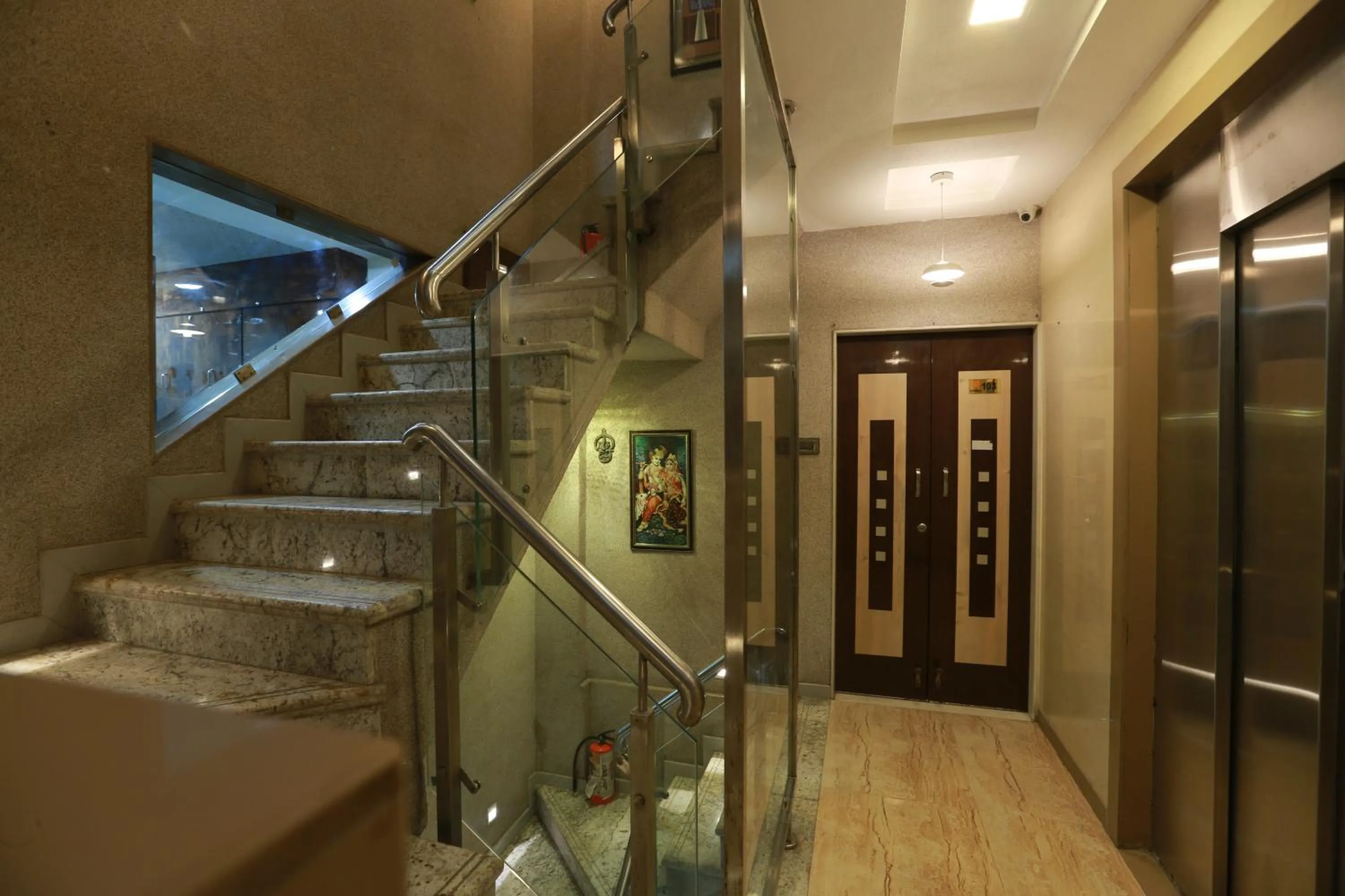 Facade/entrance in Villa Residency