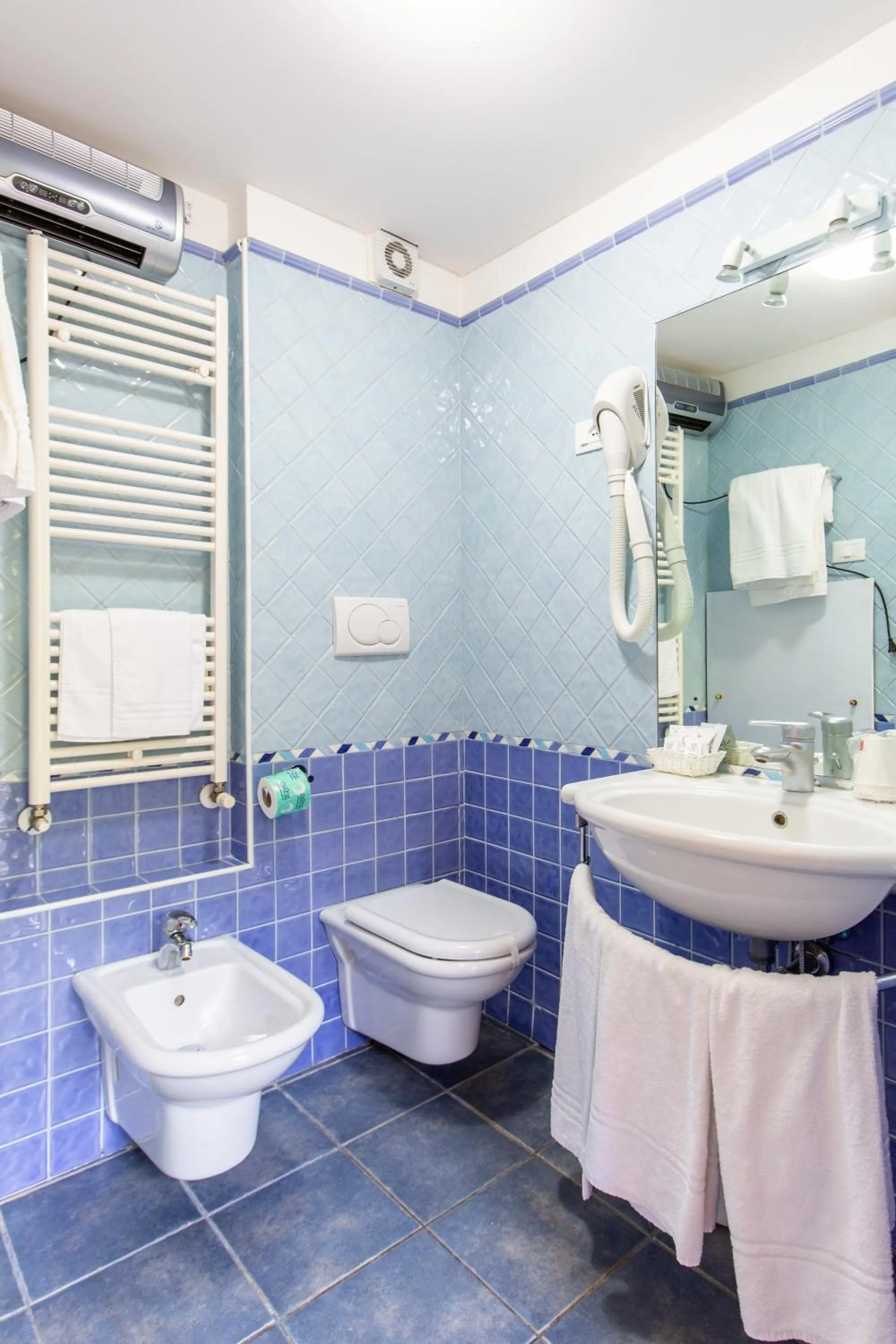 Bathroom in Hotel Sant'Andrea