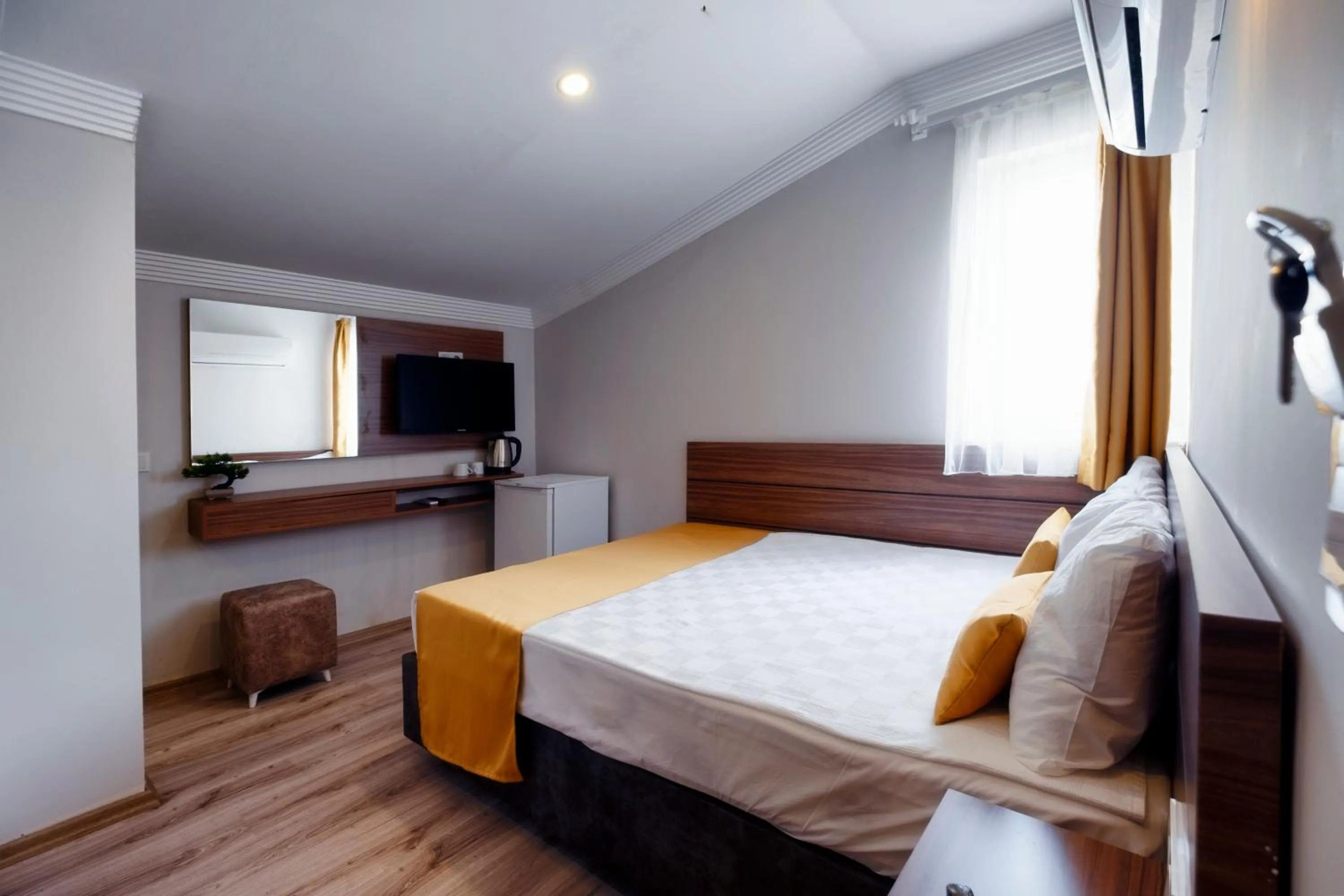 Photo of the whole room, Bed in Terra Rossa