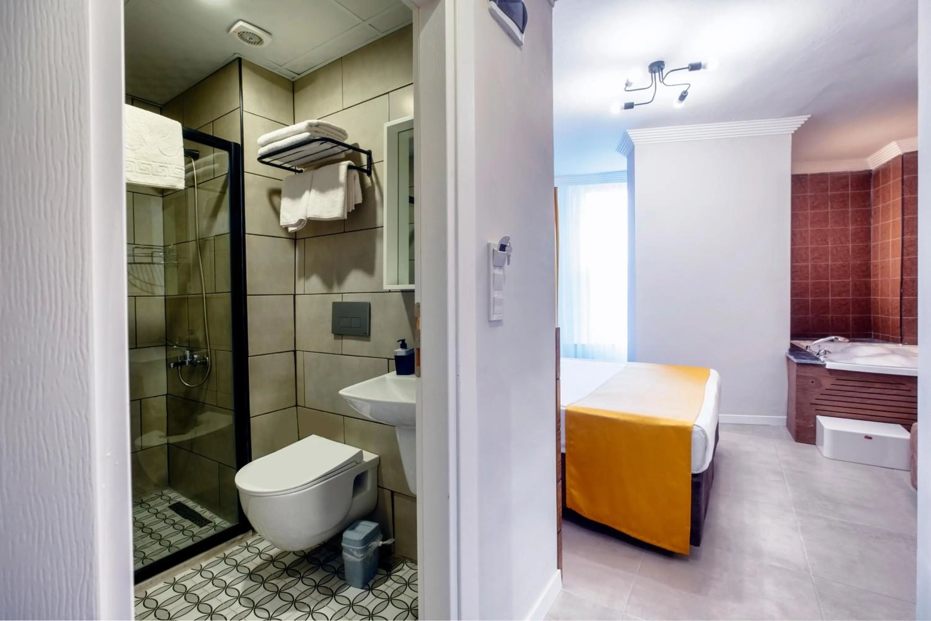 Photo of the whole room in Terra Rossa