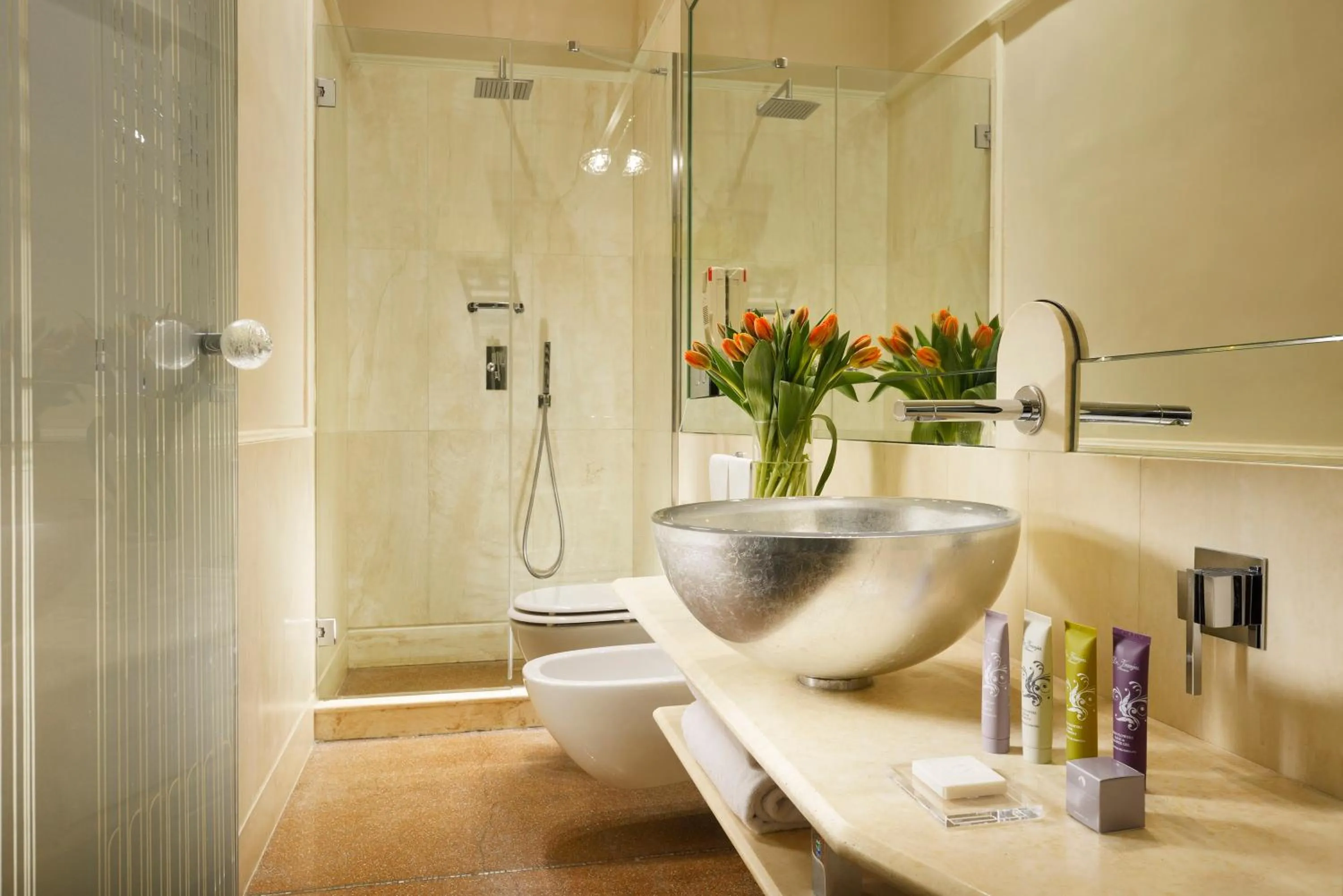 Shower in Brunelleschi Hotel