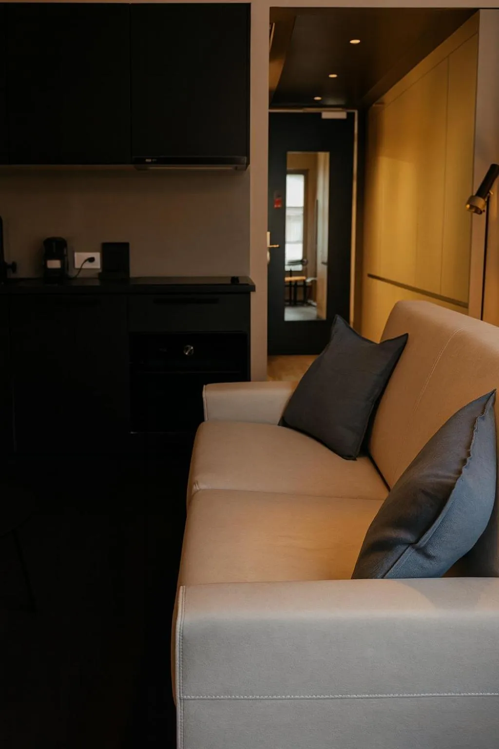 Kitchen or kitchenette in City Pop 2Night Basel - Self check-in