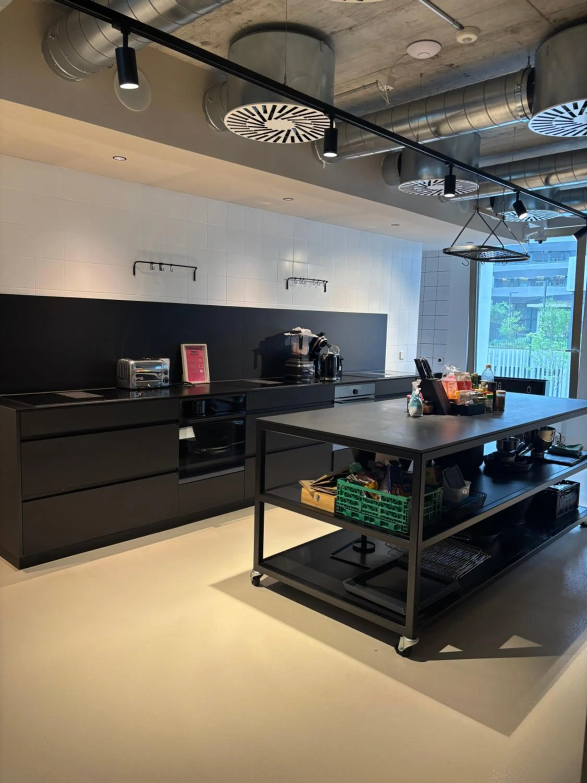 Kitchen or kitchenette in City Pop 2Night Basel - Self check-in