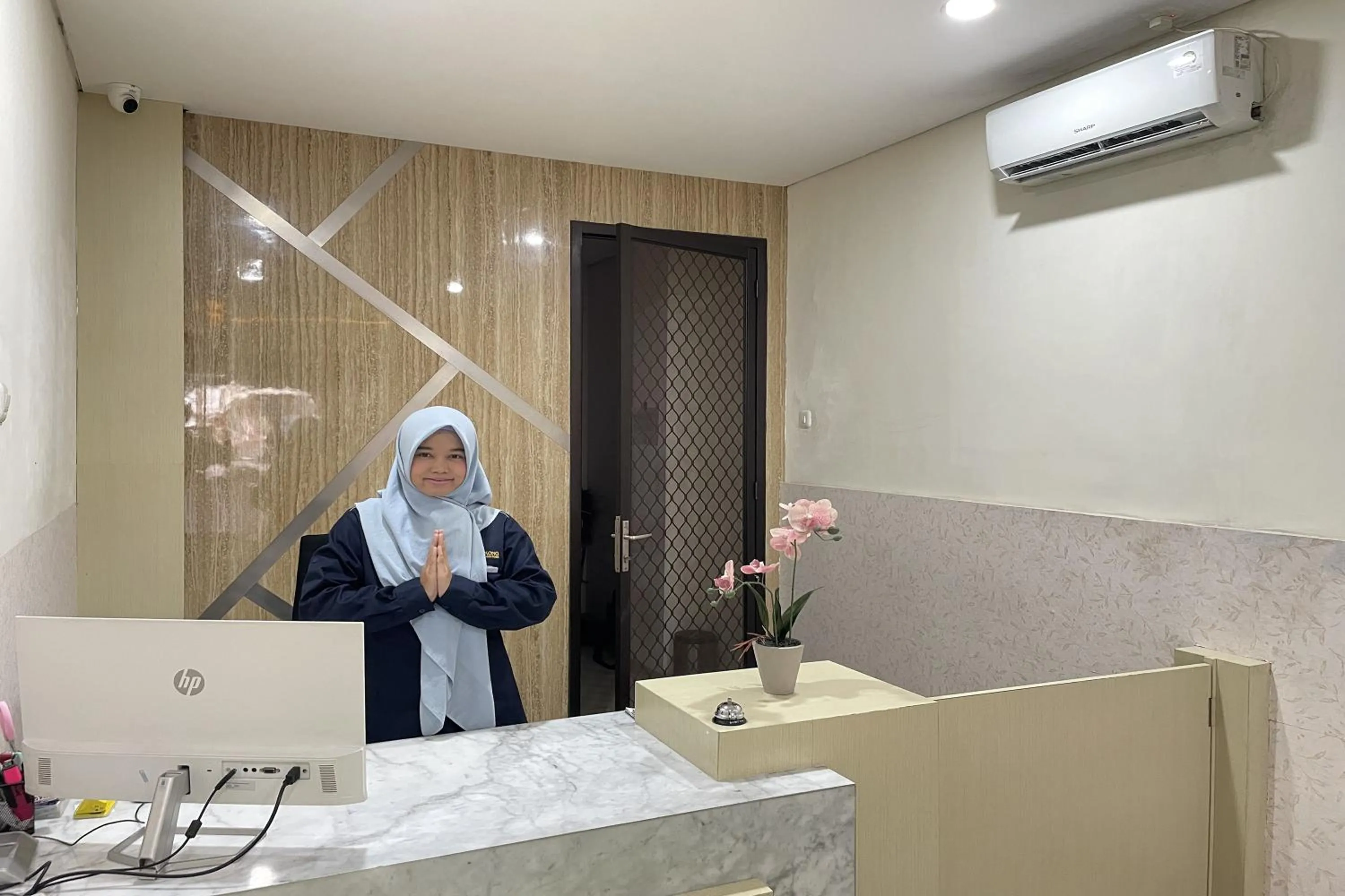 Lobby or reception in Hotel Lengkong 2