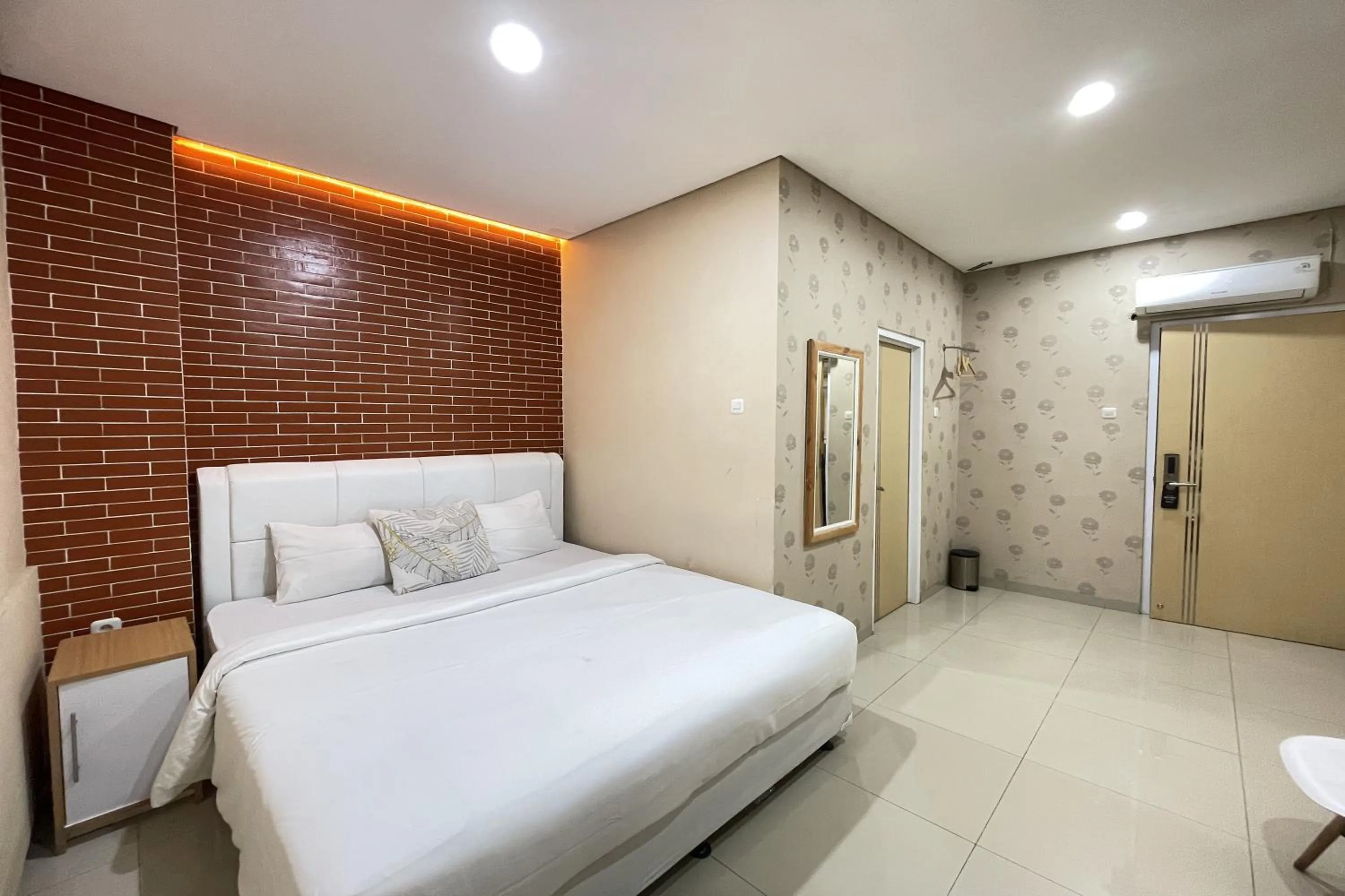 Bed in Hotel Lengkong 2