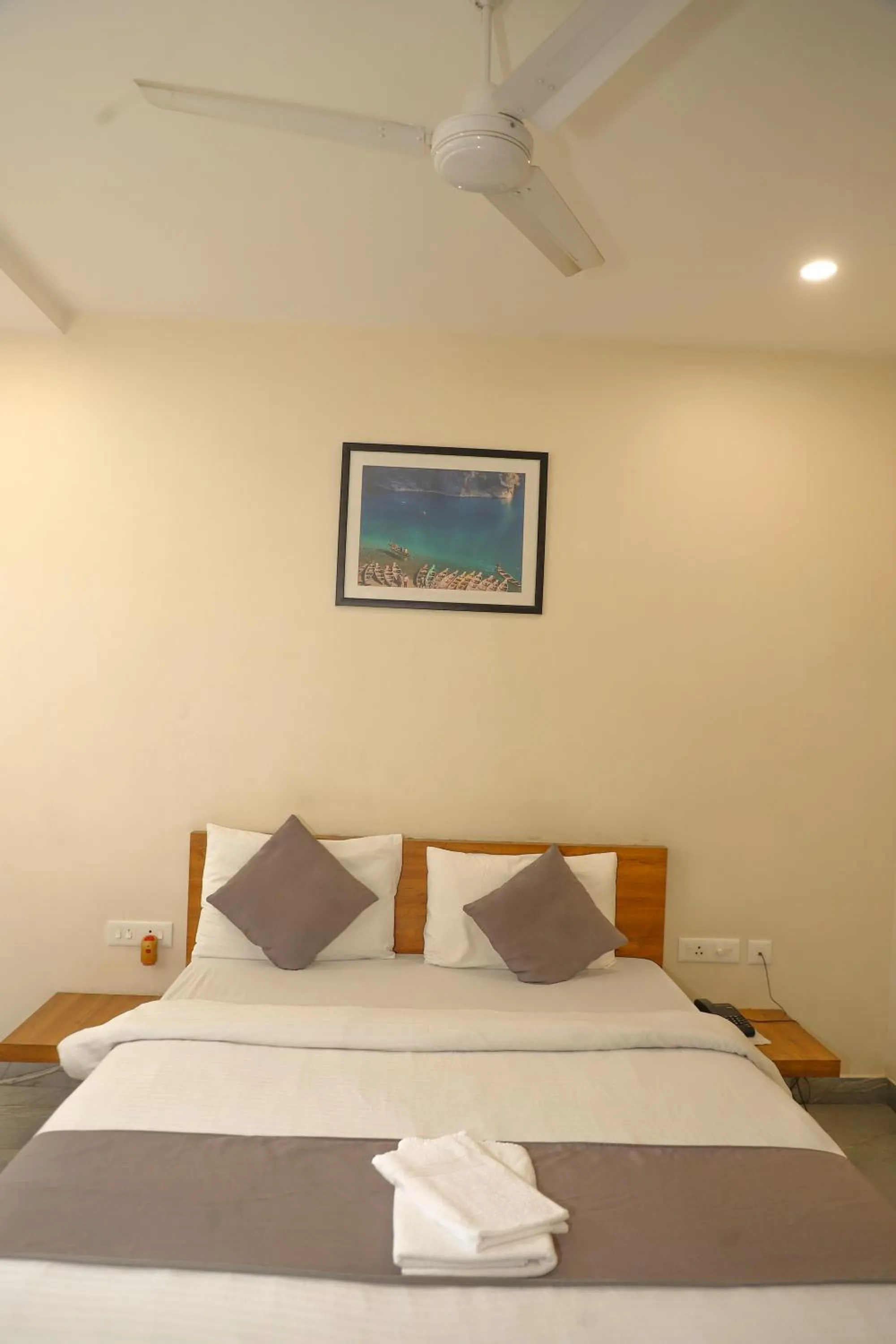 Bed in Grey House Inn