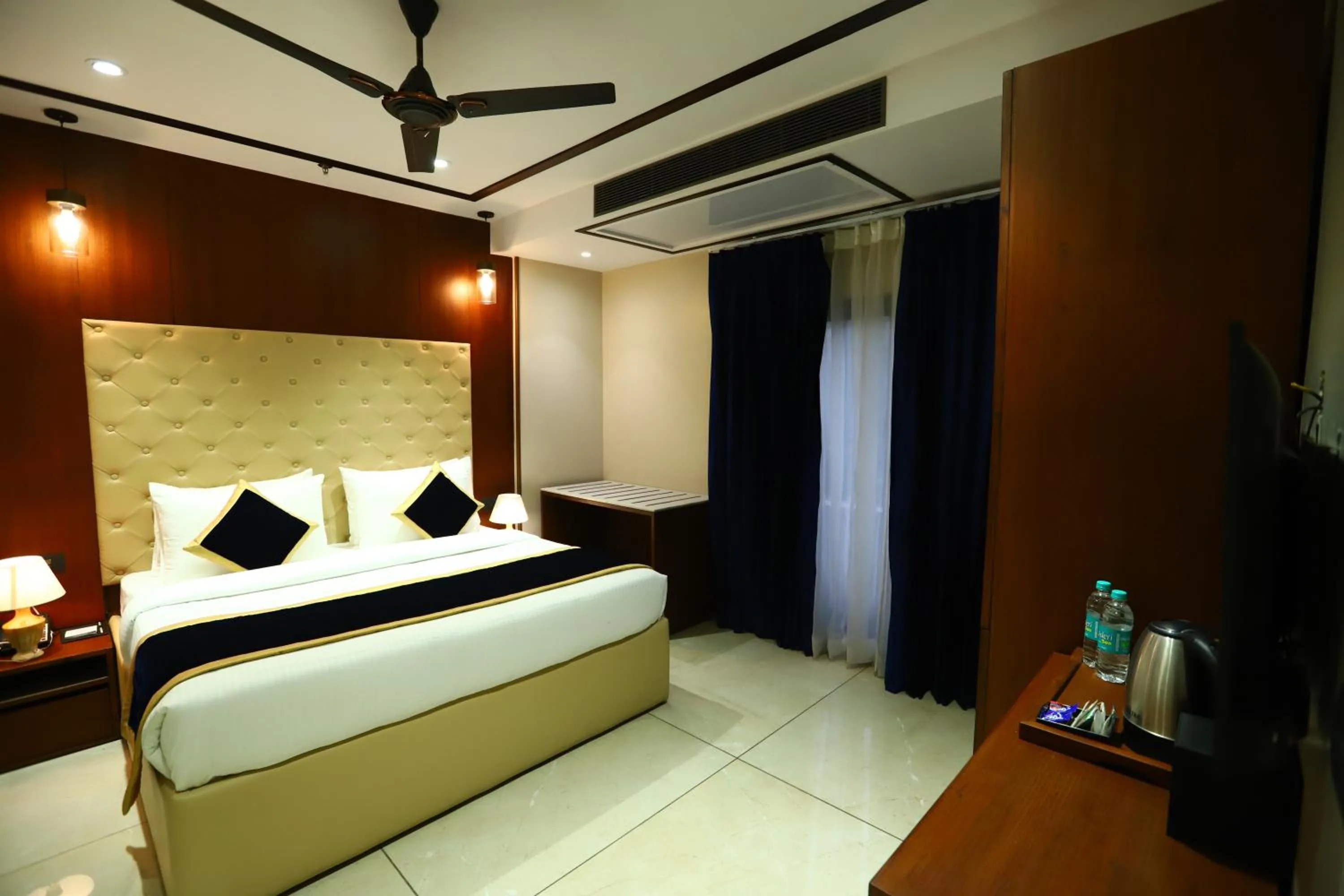 Photo of the whole room, Bed in Sanca International Hotel in Patel Nagar Delhi