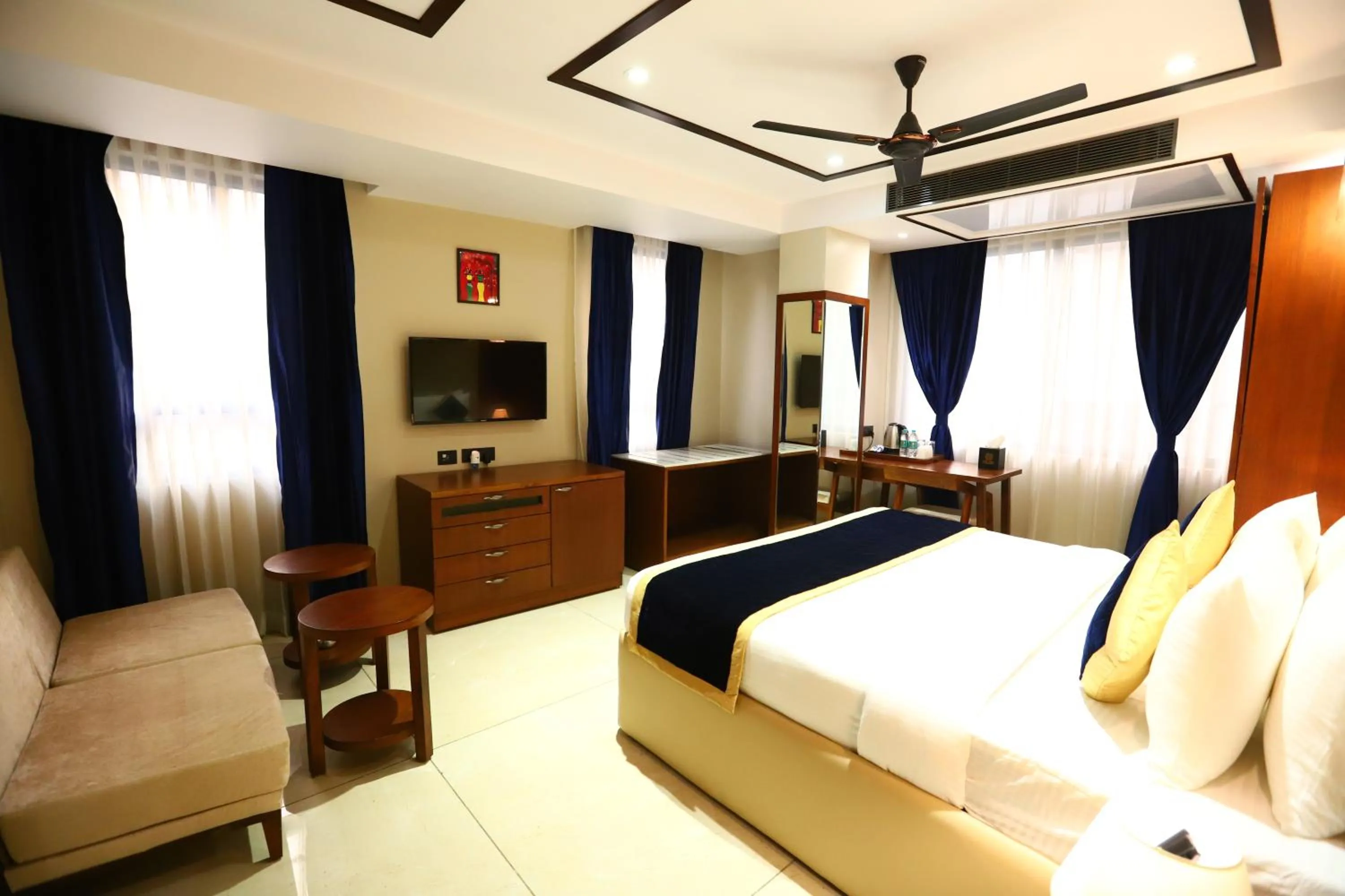 Photo of the whole room, Bed in Sanca International Hotel in Patel Nagar Delhi