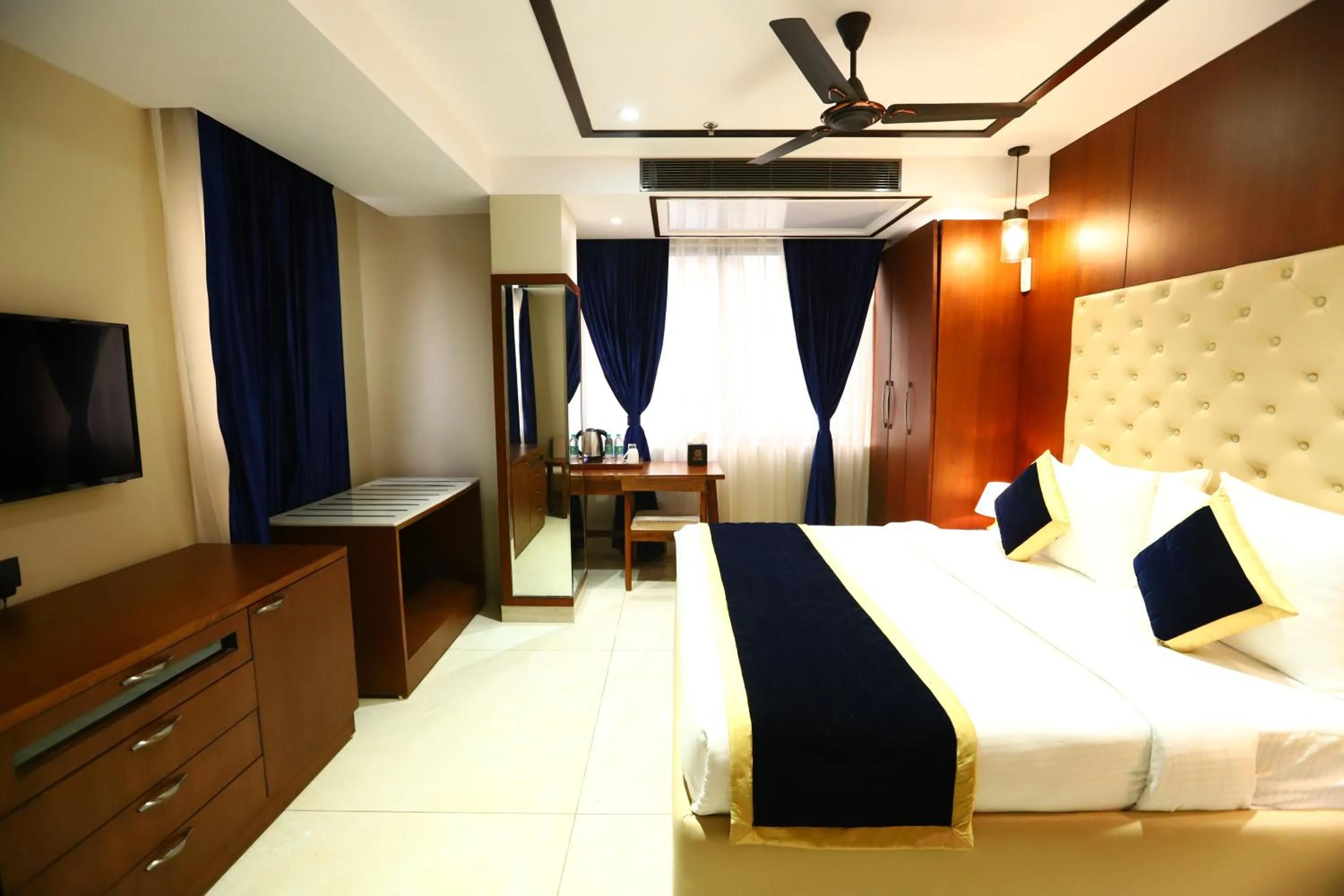 Photo of the whole room, Bed in Sanca International Hotel in Patel Nagar Delhi