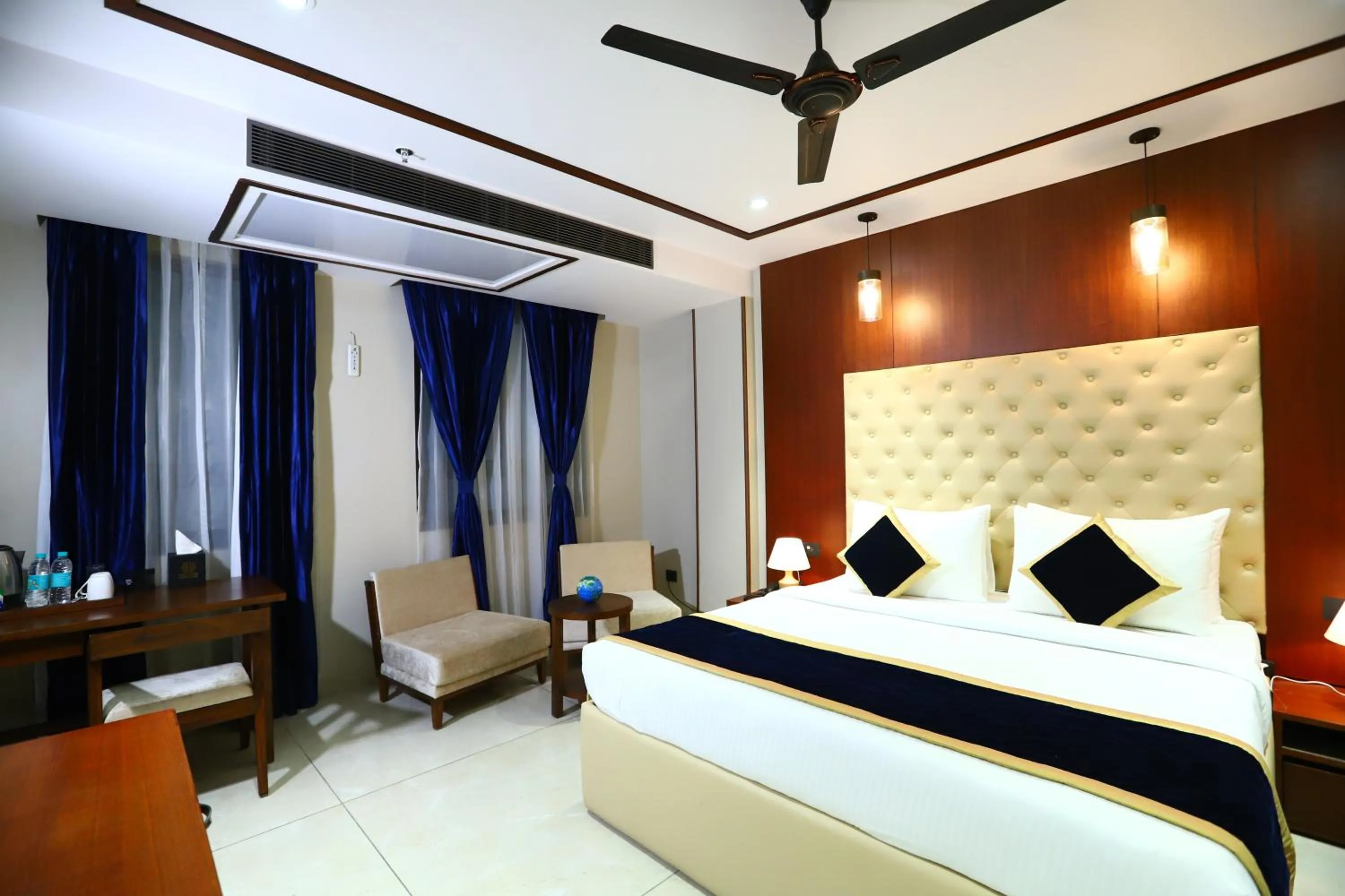 Photo of the whole room, Bed in Sanca International Hotel in Patel Nagar Delhi