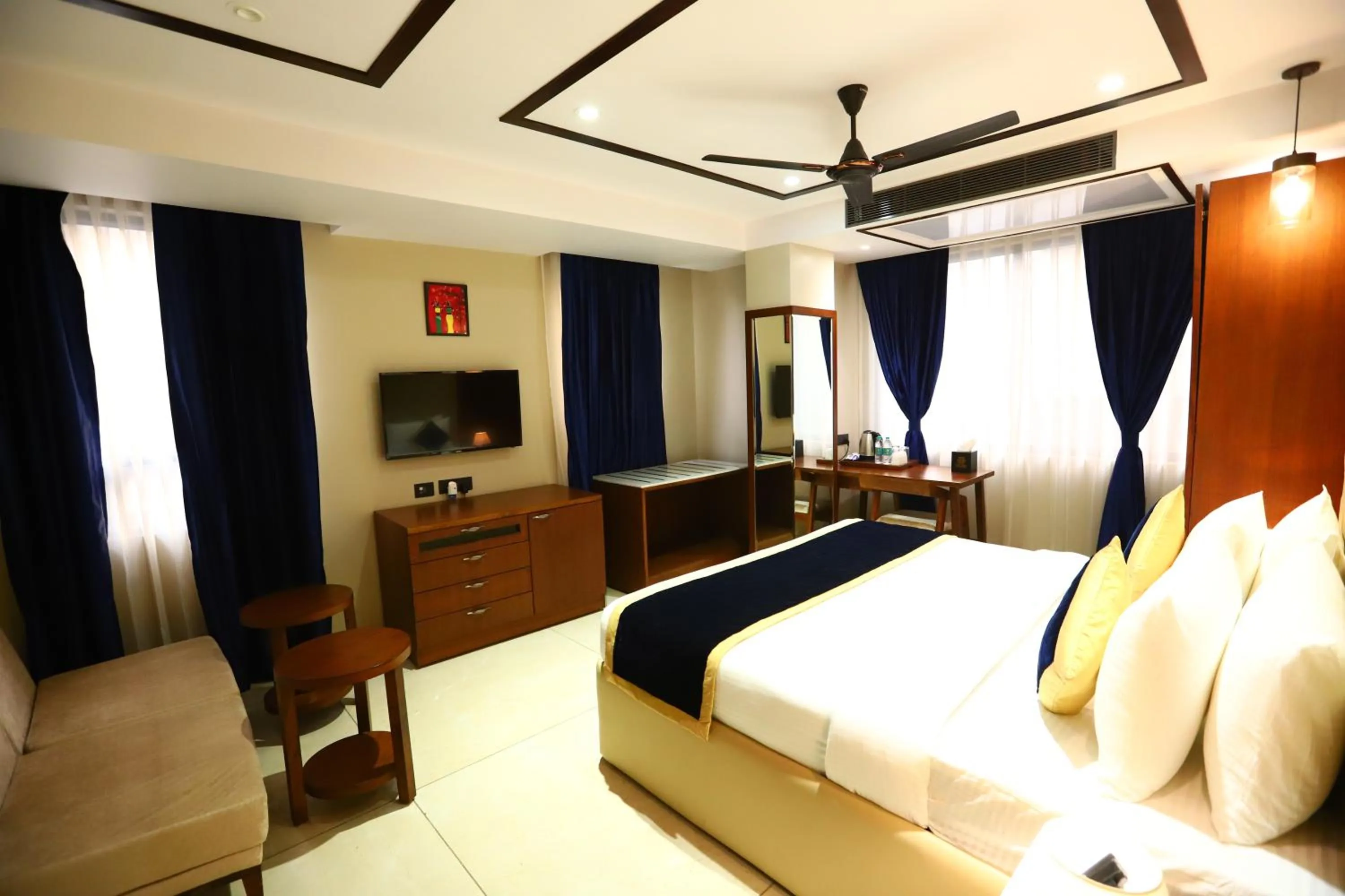 Photo of the whole room, Bed in Sanca International Hotel in Patel Nagar Delhi