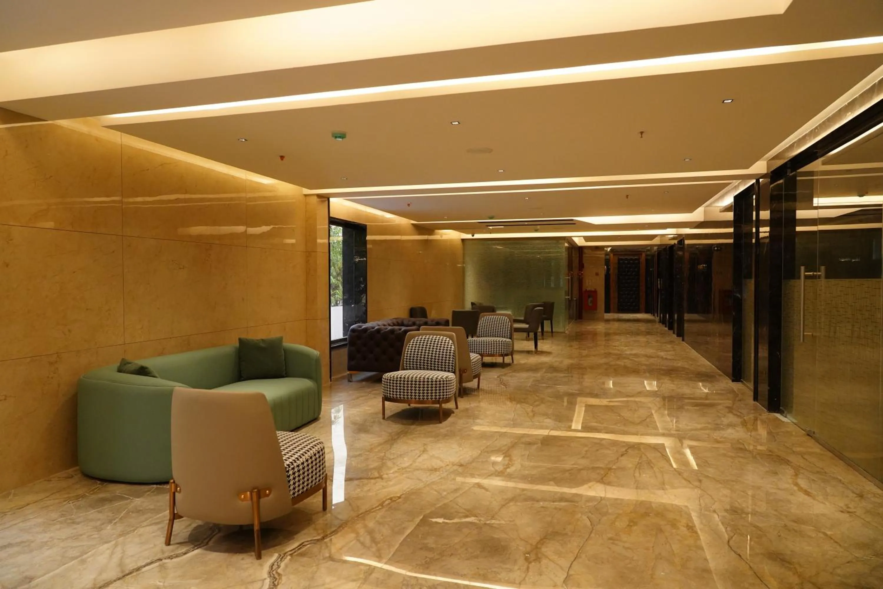Lobby or reception in The Kings Park Grand-Near US Consulate