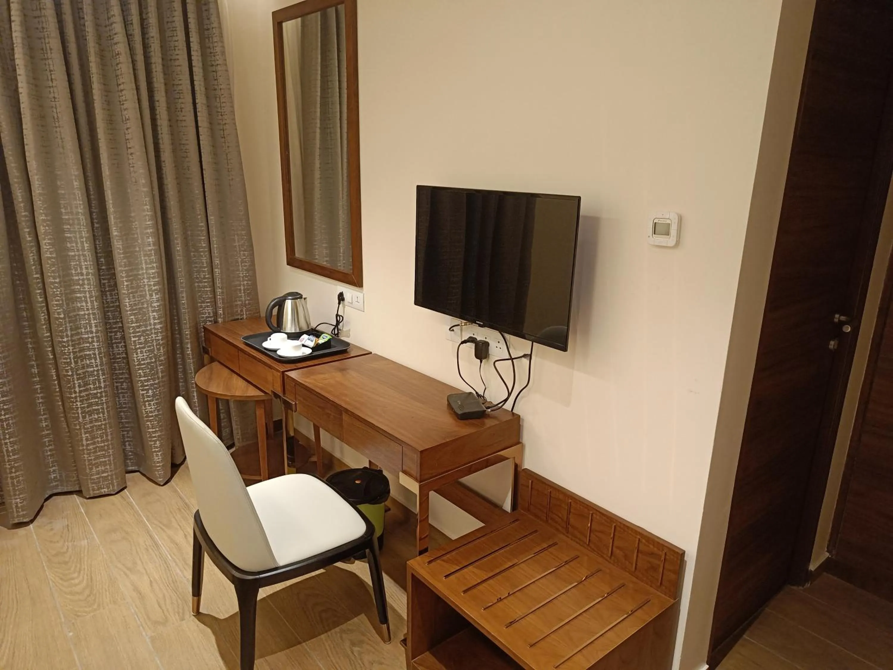 TV and multimedia in The Kings Park Grand-Near US Consulate