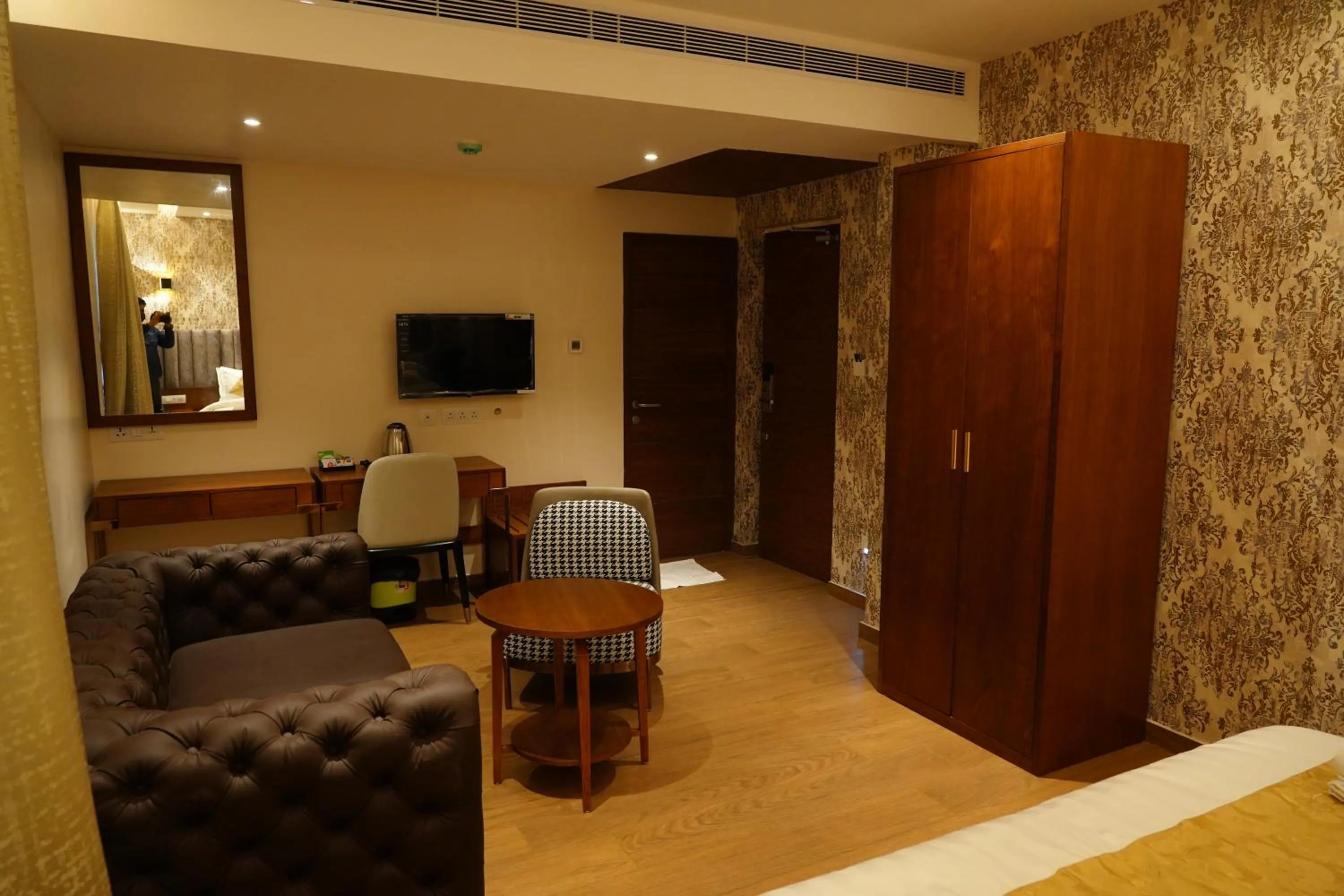 Seating area in The Kings Park Grand-Near US Consulate