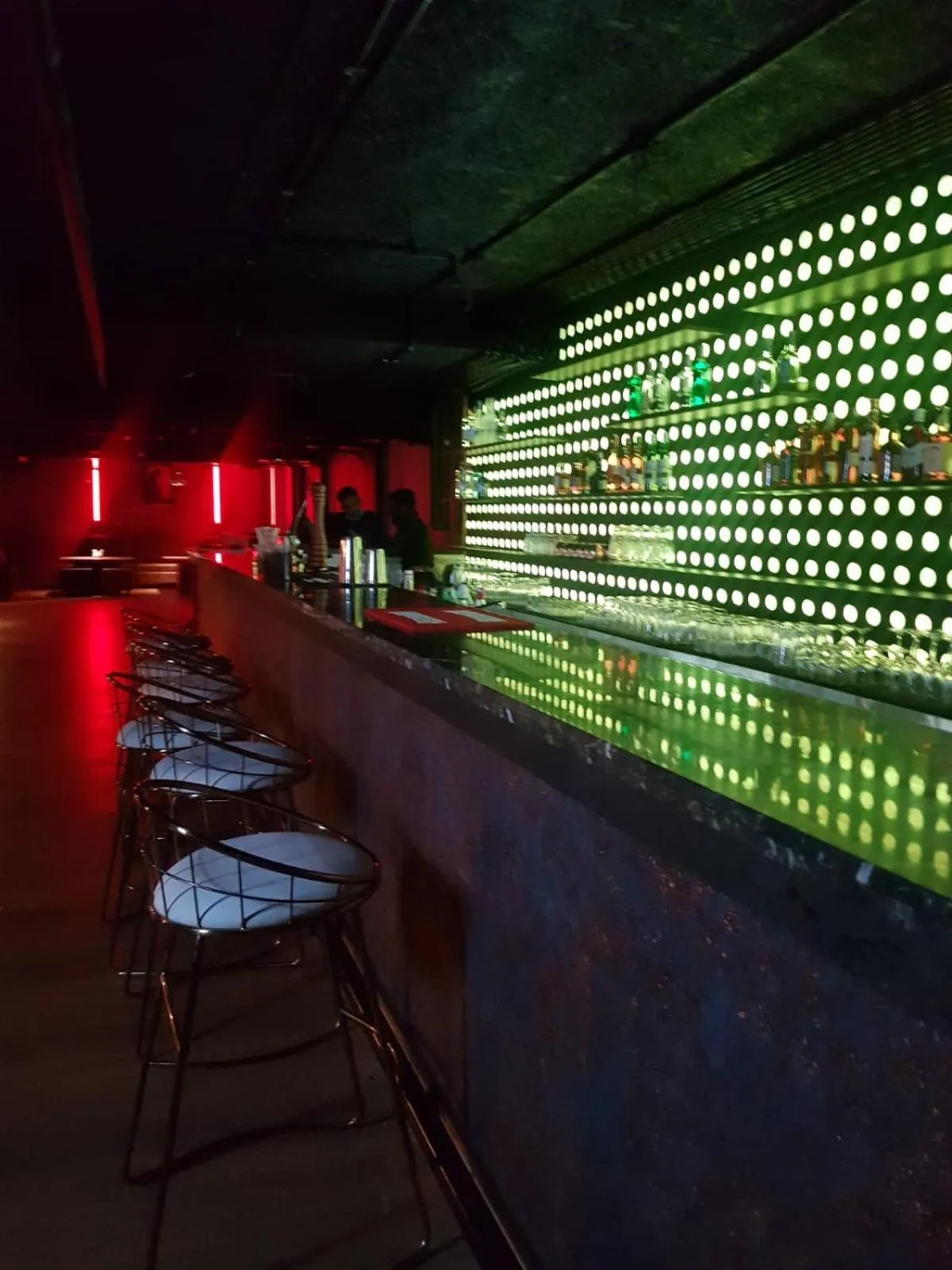 Nightclub / DJ in The Kings Park Grand-Near US Consulate