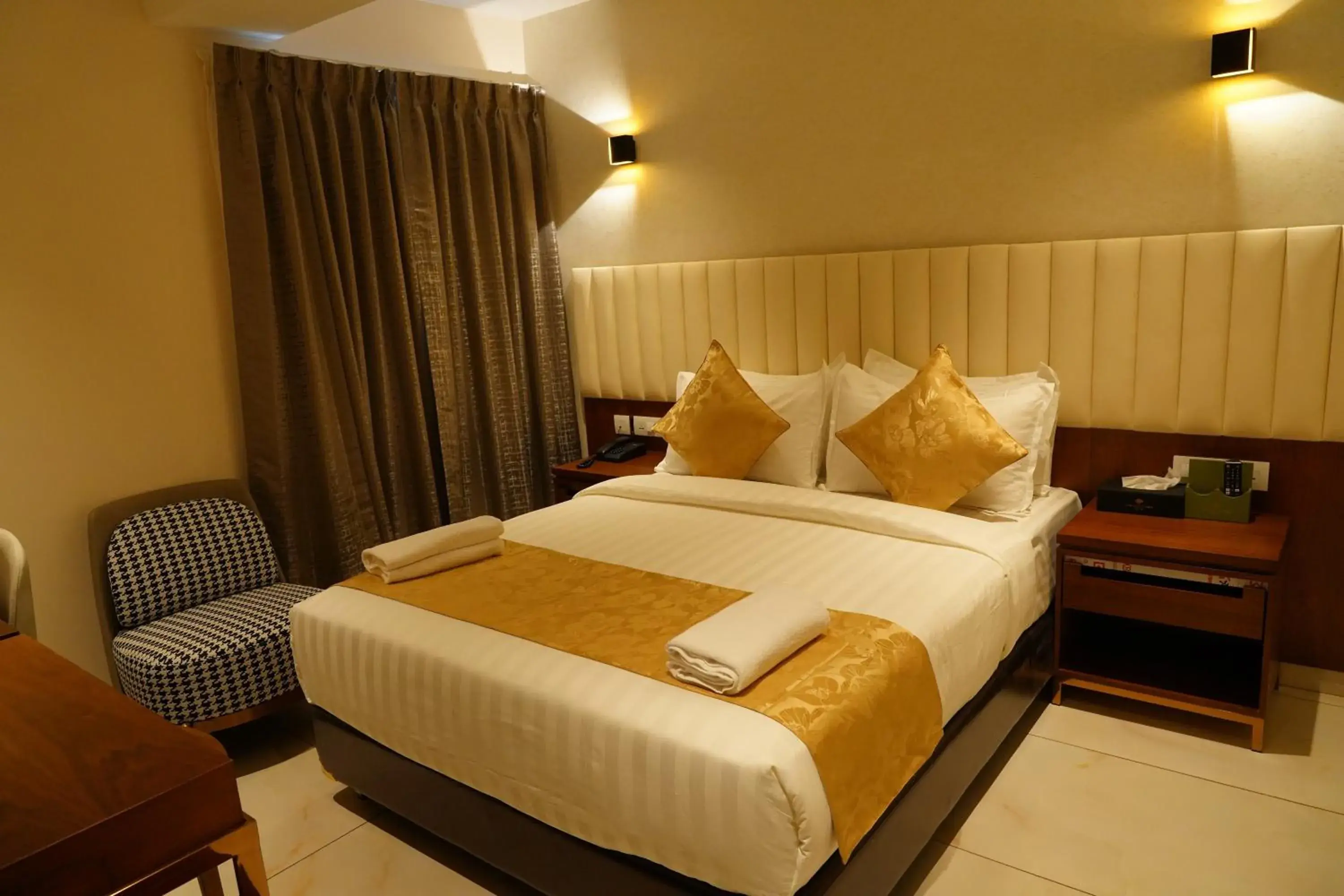 Superior Single Room - single occupancy in The Kings Park Grand-Near US Consulate Superior Single Room - single occupancy in The Kings Park Grand-Near US Consulate