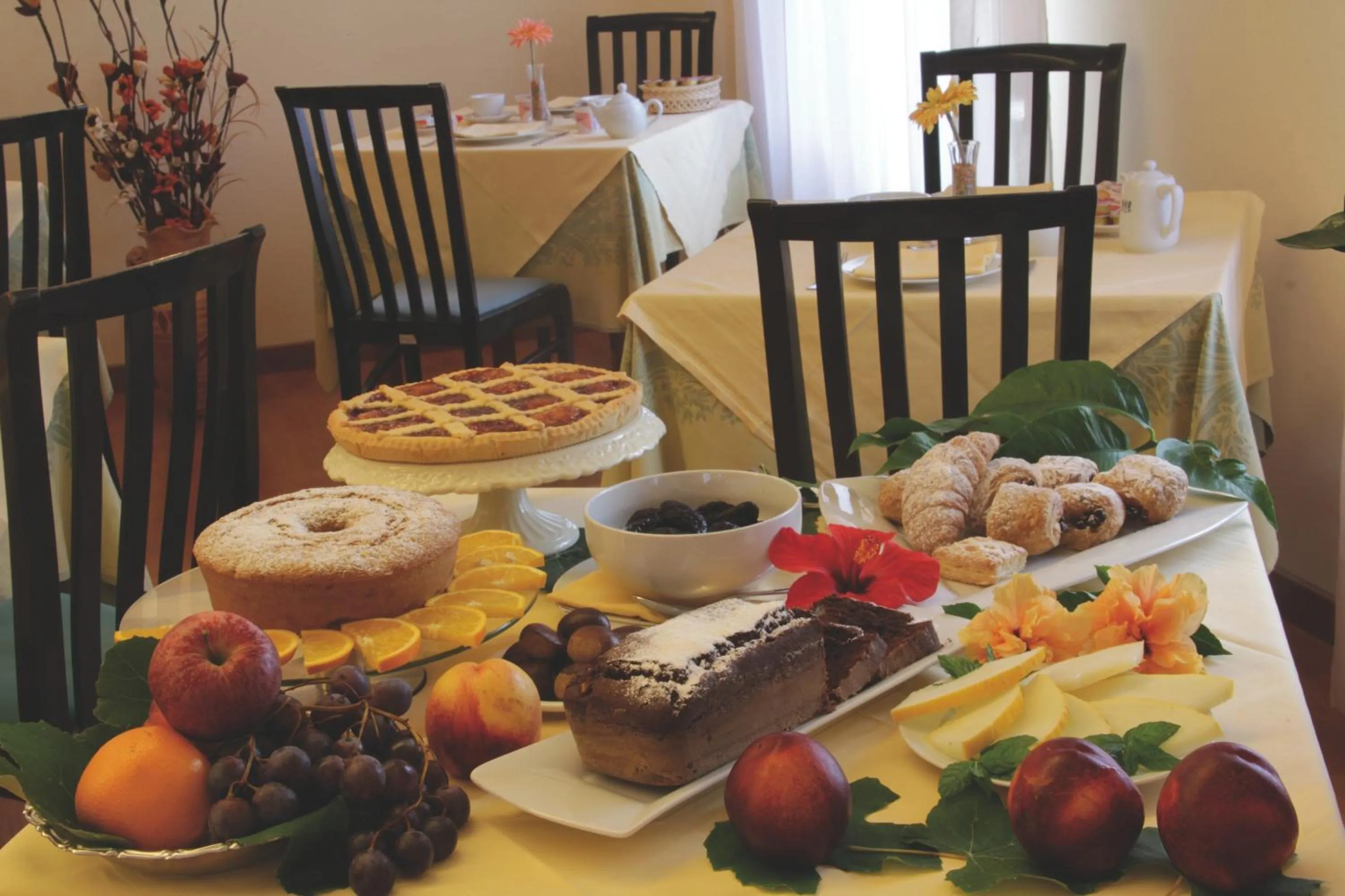 Restaurant/places to eat in Hotel Tirreno