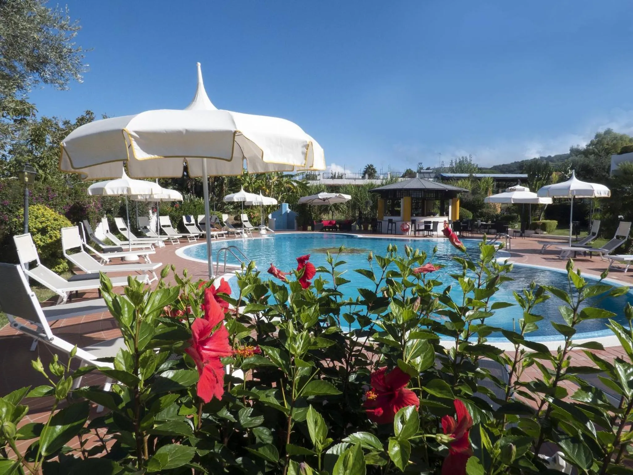 Swimming pool in Hotel Tirreno