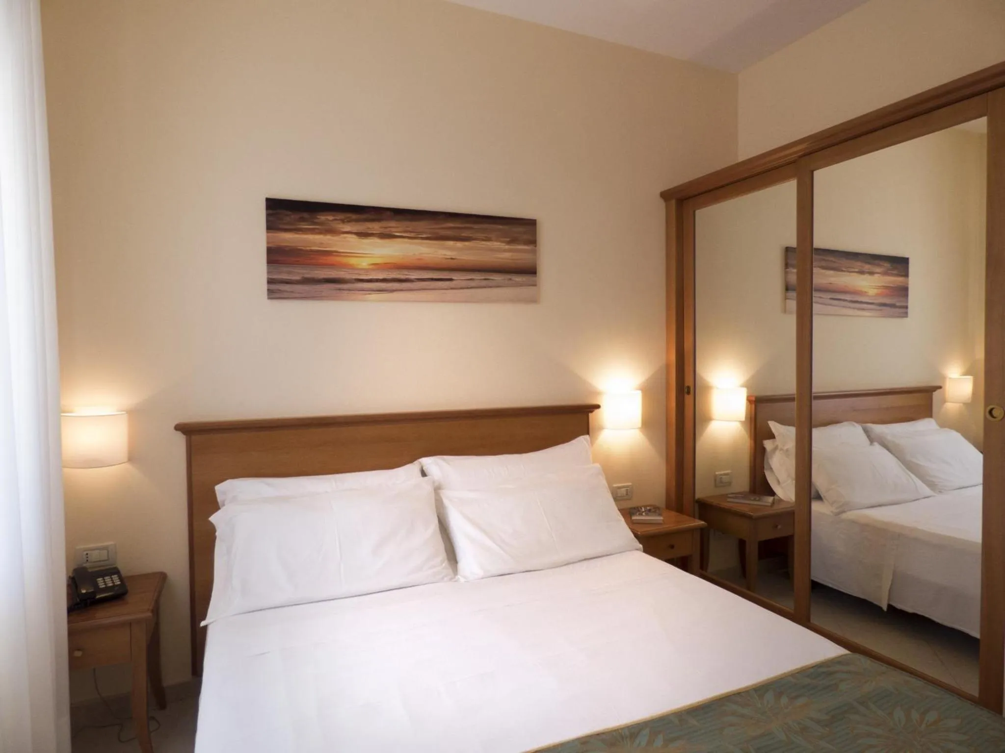 Bedroom, Bed in Hotel Tirreno