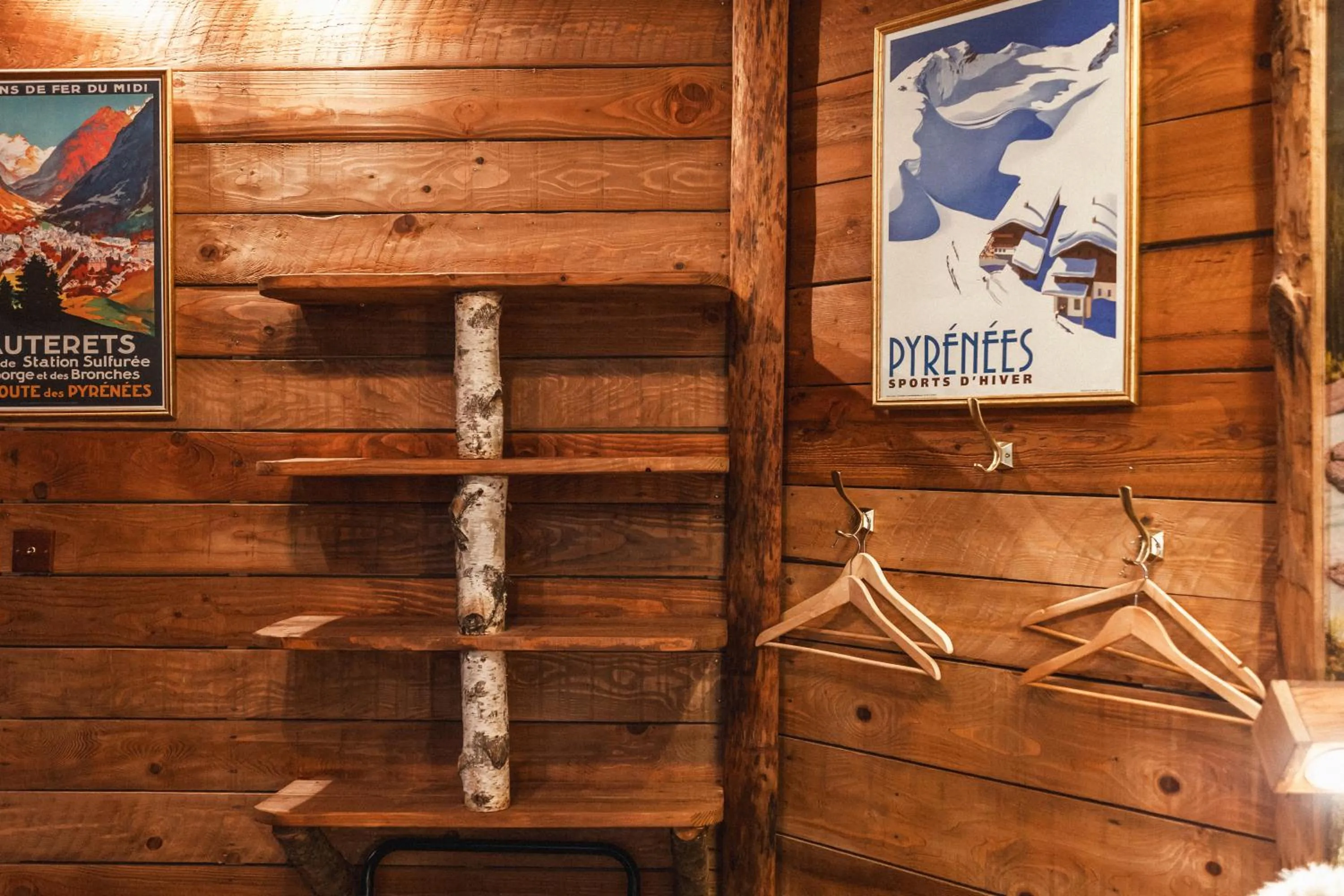 wardrobe in Les Ruisseaux