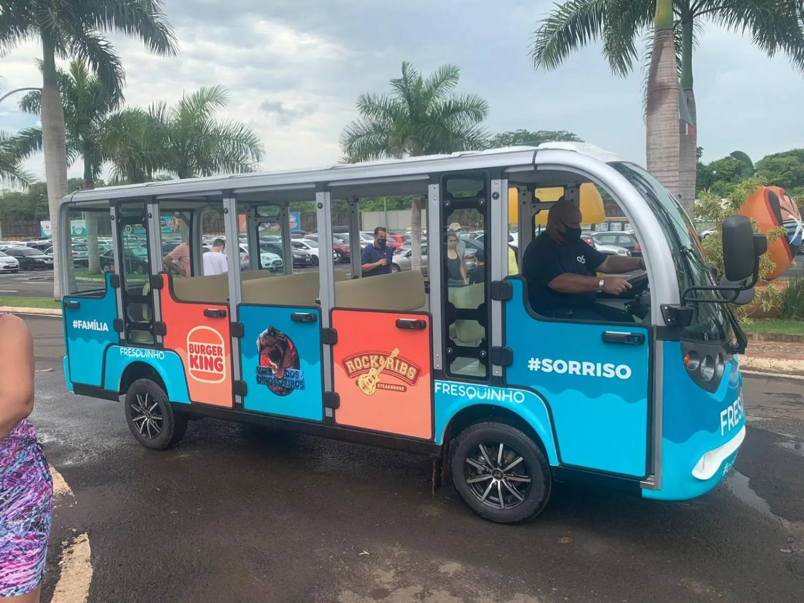 shuttle in Solar das Aguas Park