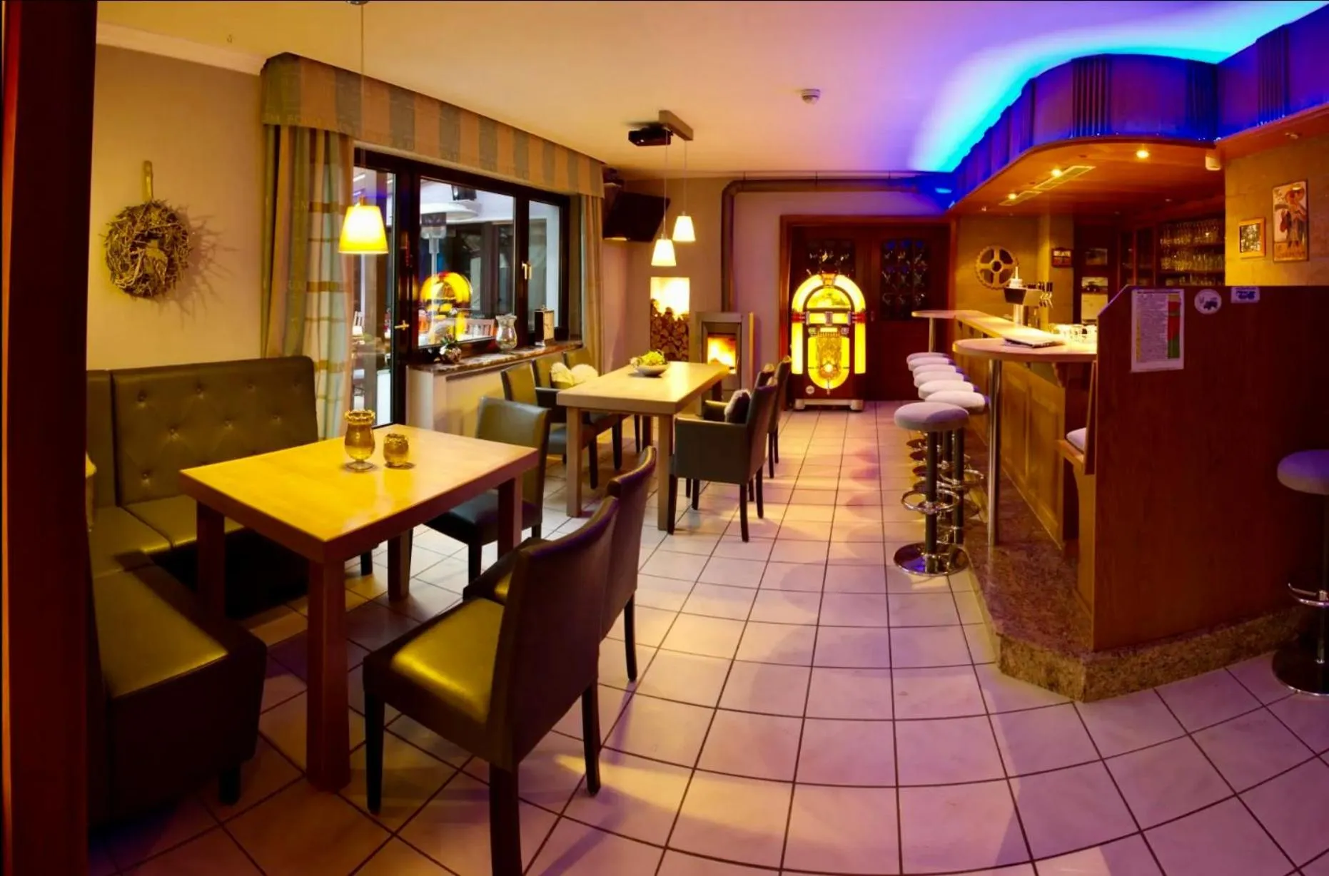 Restaurant/places to eat in Almehof Thöne