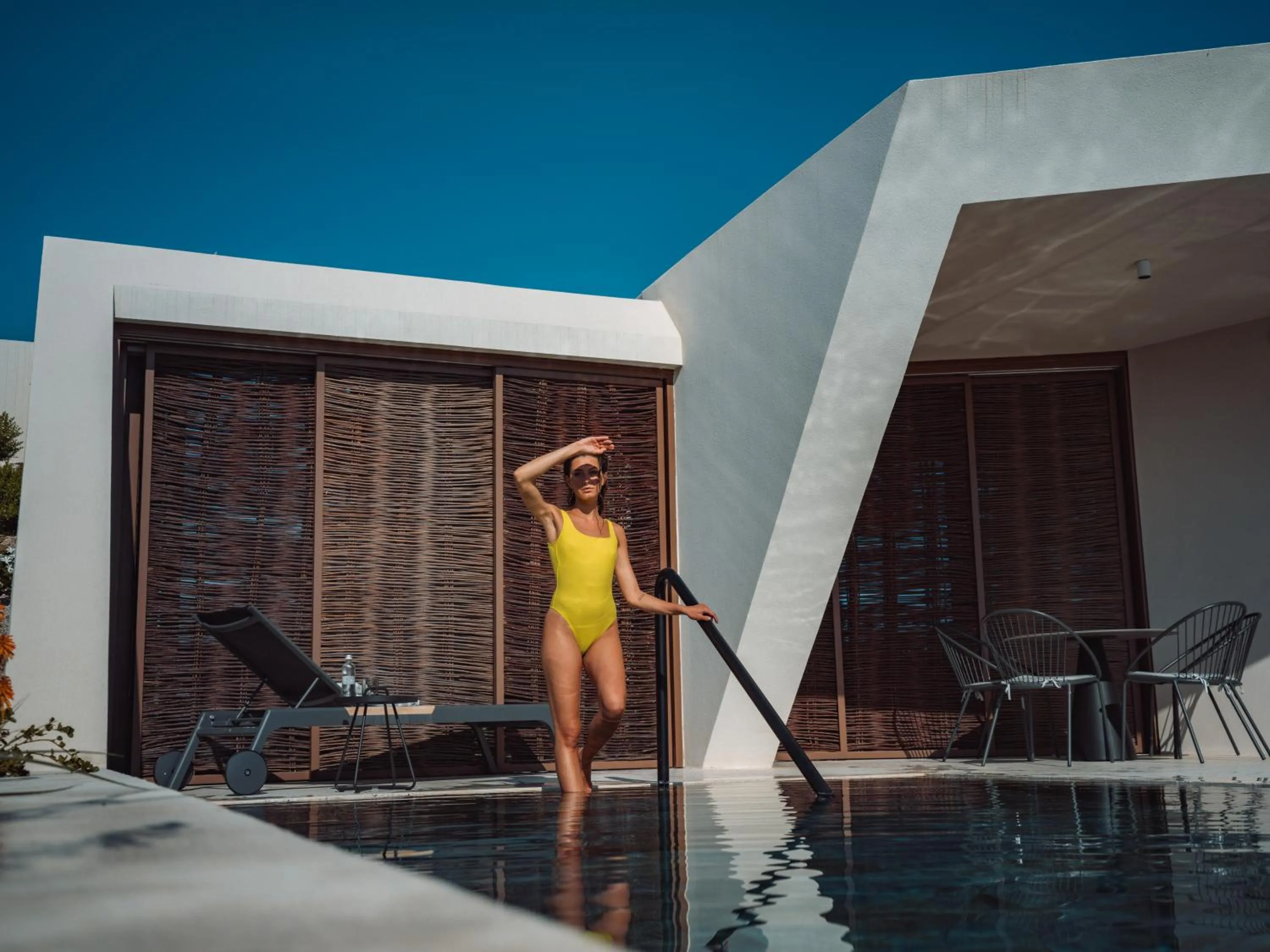 Swimming pool in Noūs Santorini