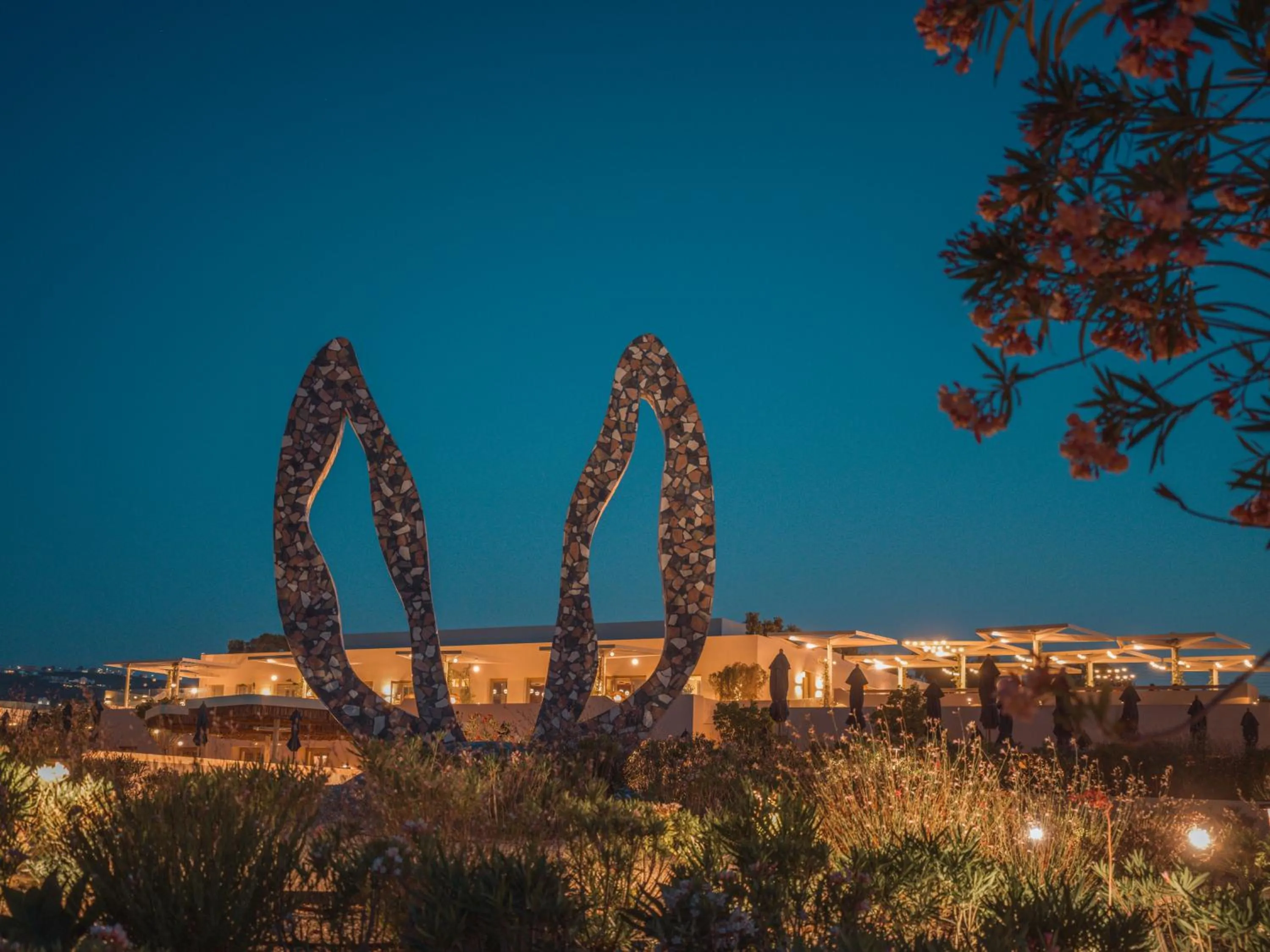 Property building in Noūs Santorini