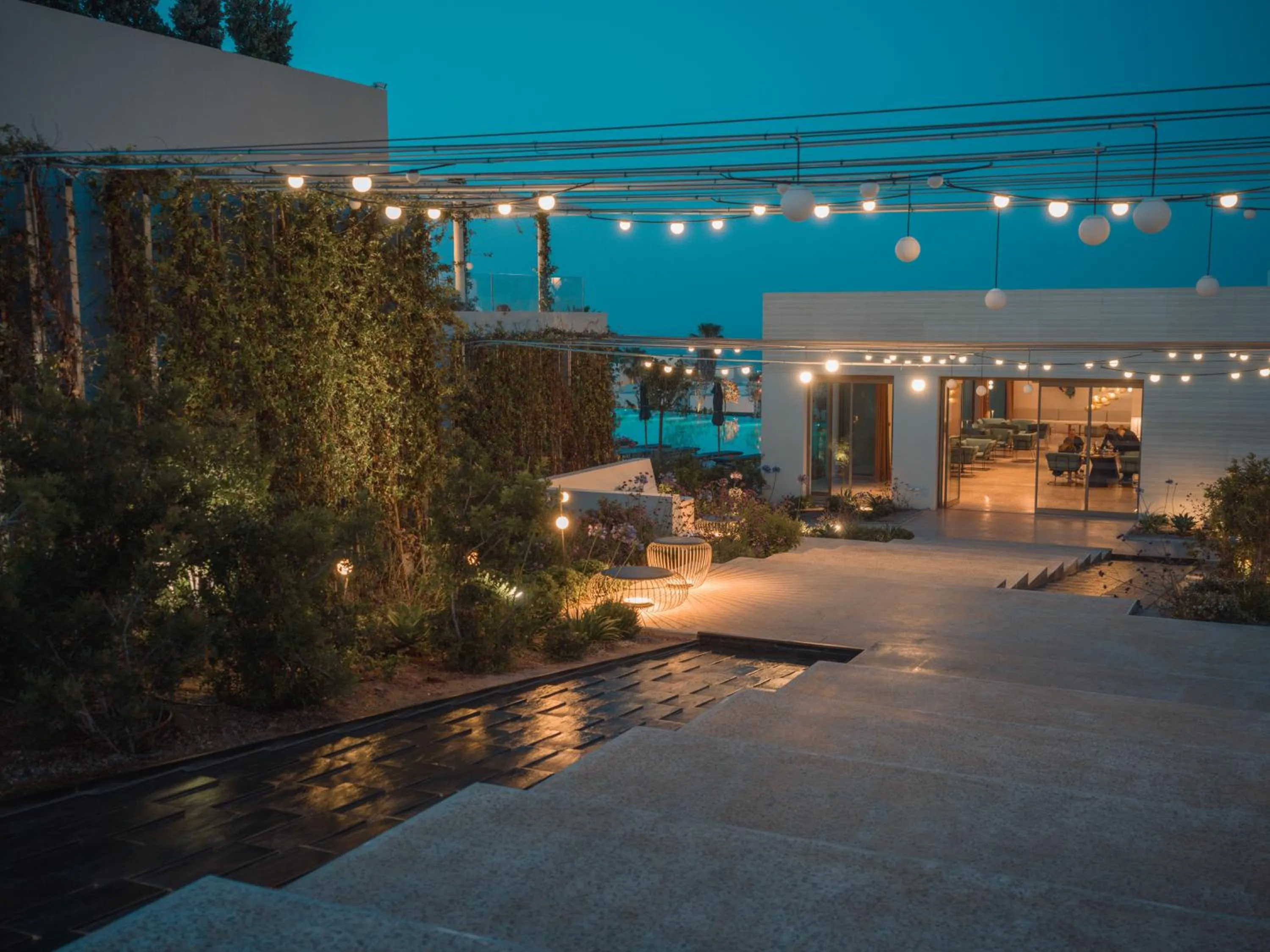 Facade/entrance in Noūs Santorini