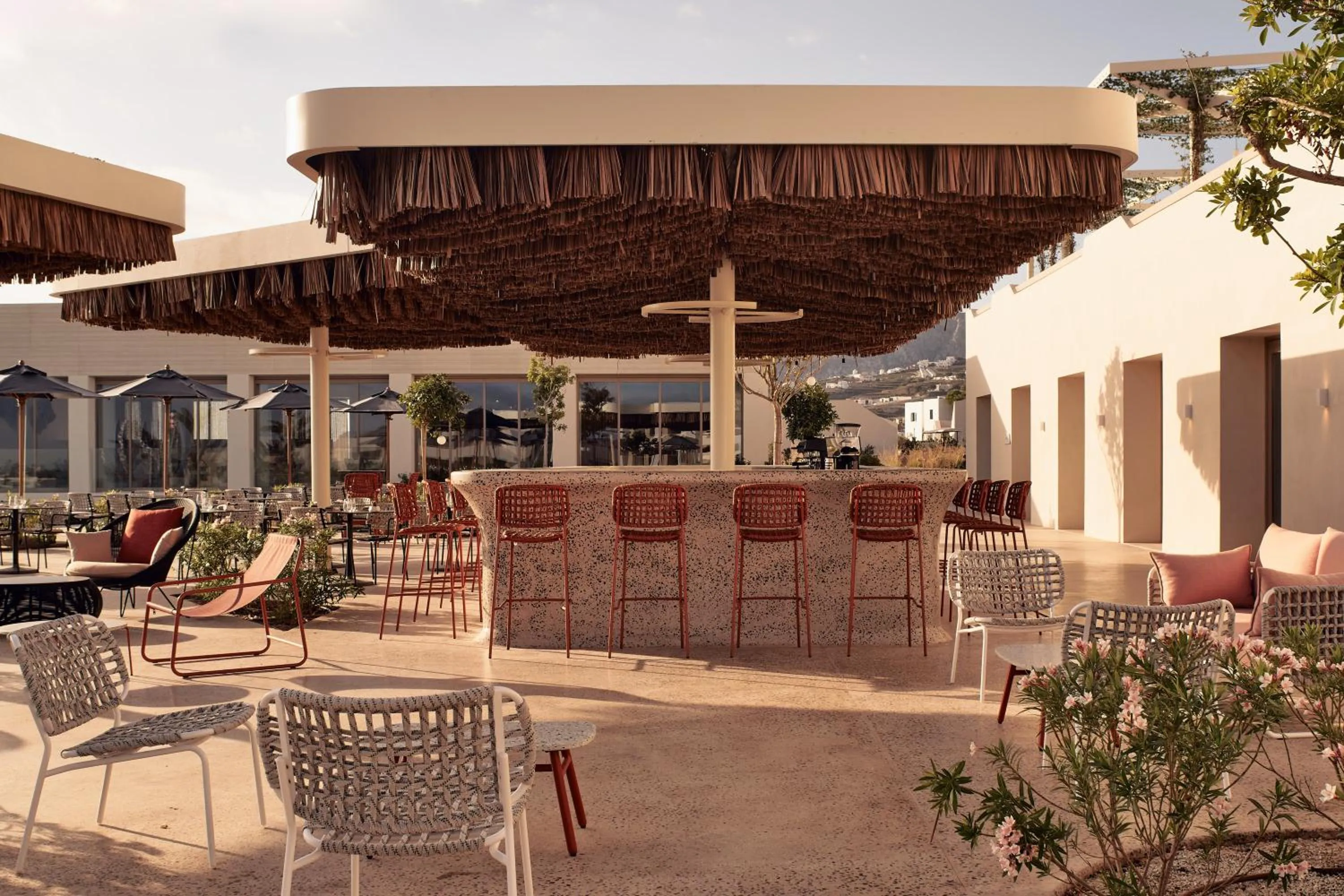 Lounge or bar in Noūs Santorini