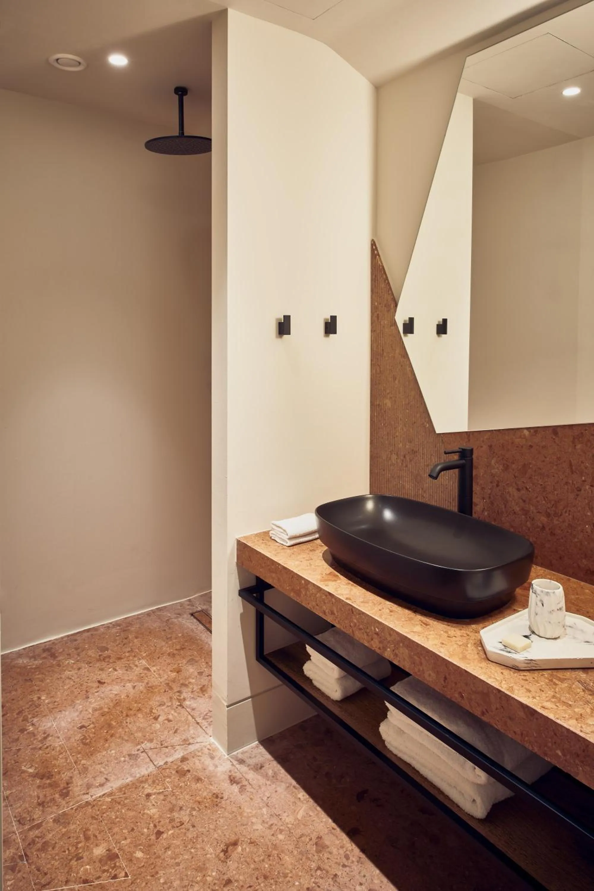 Bathroom in Noūs Santorini