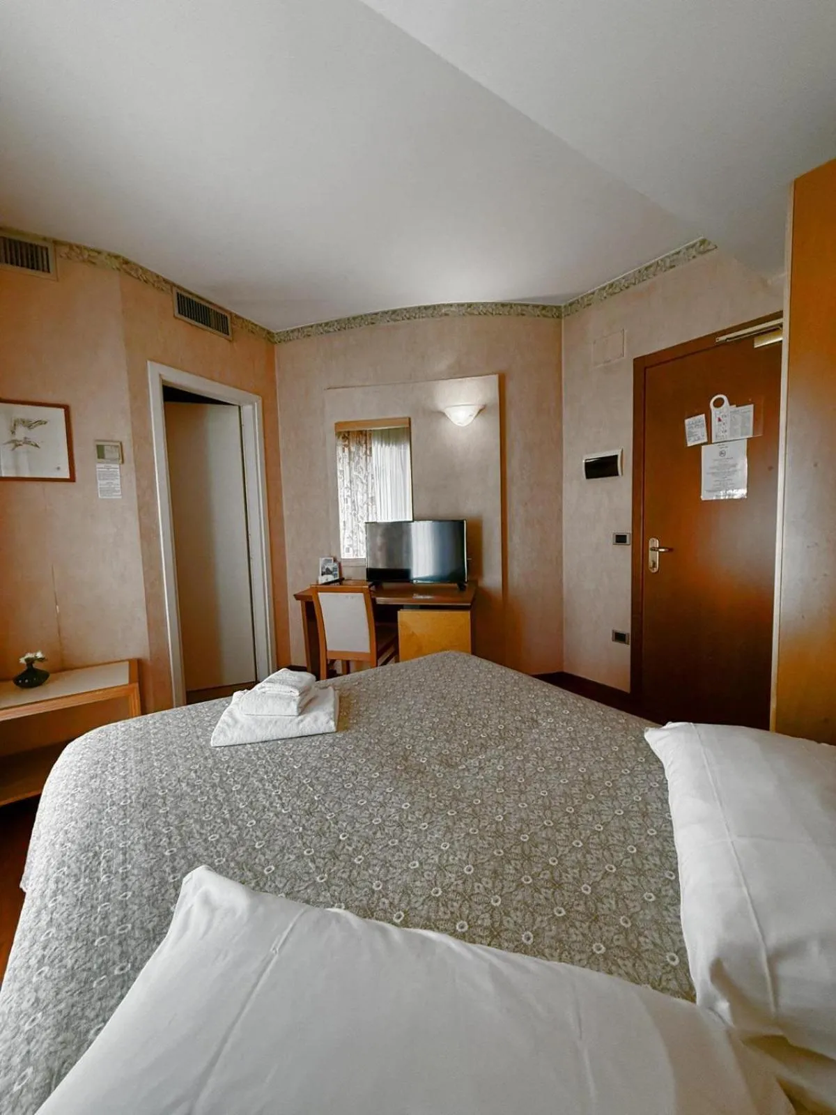 Bed in Hotel Lory & Ristorante Ferraro