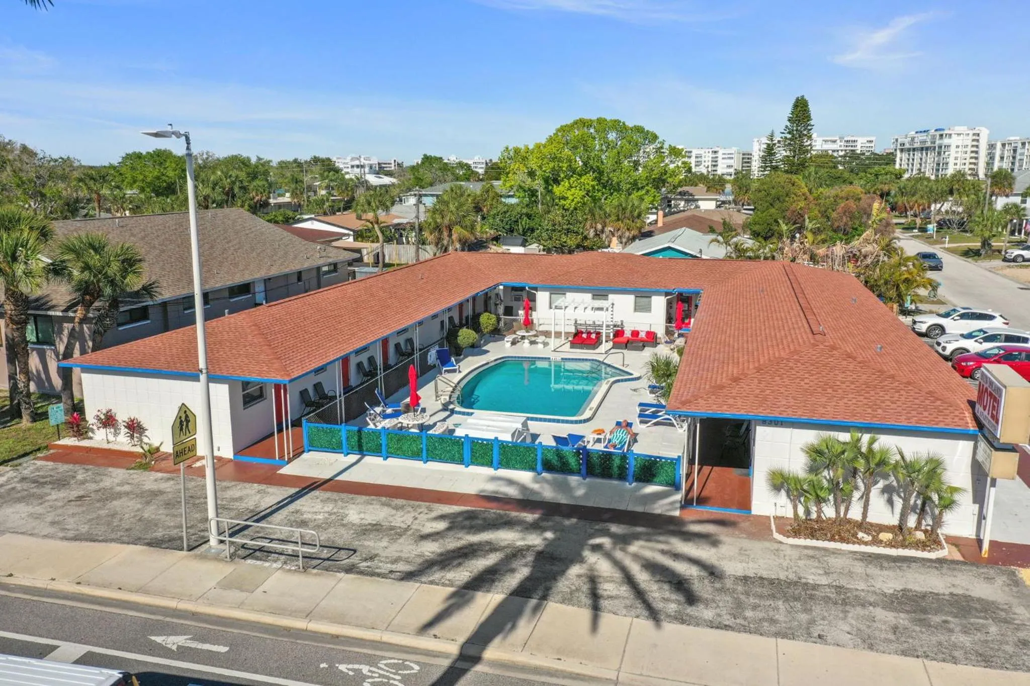 Property building in Sun Island Motel