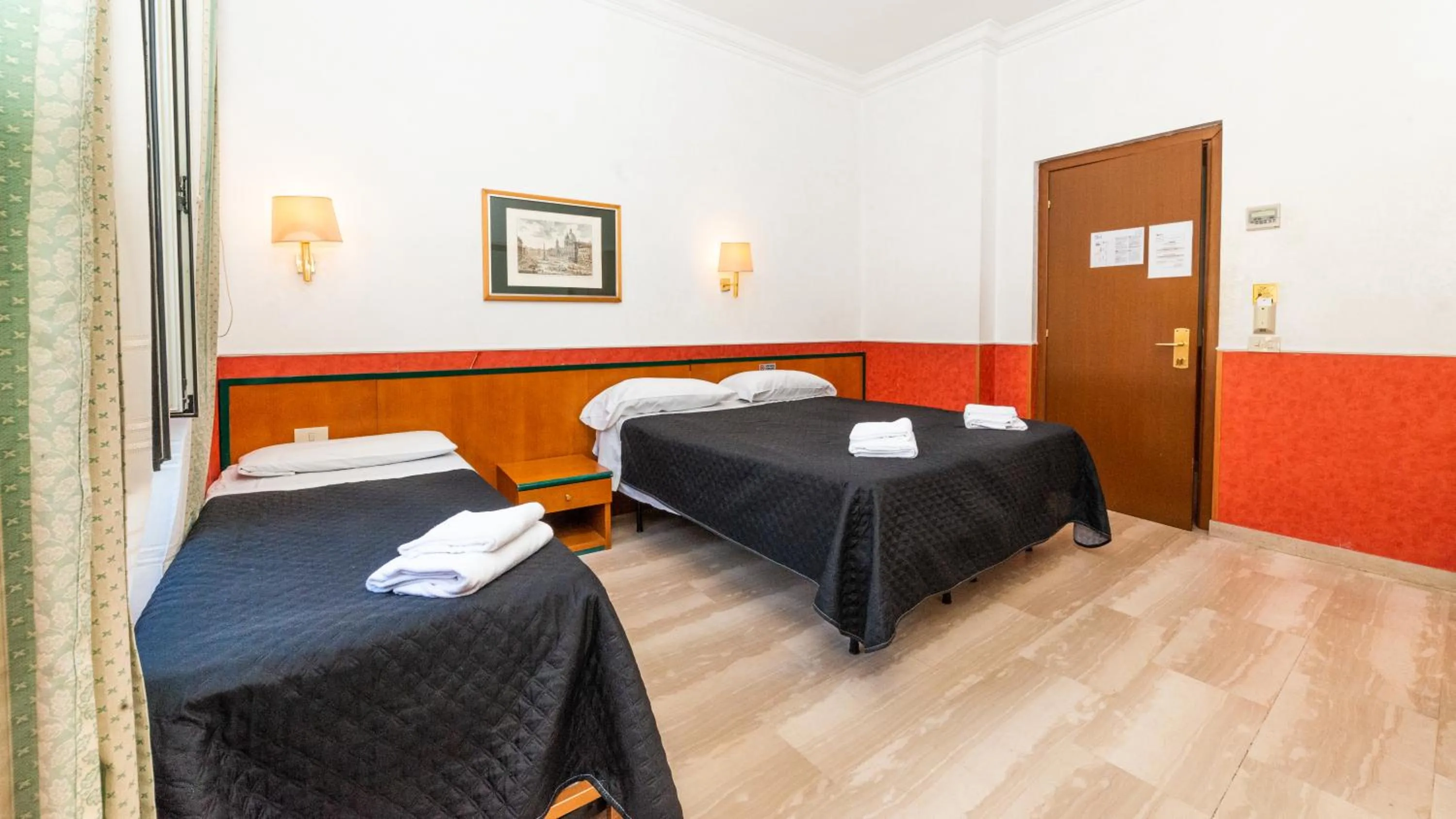 Bedroom, Bed in Hotel Center 1