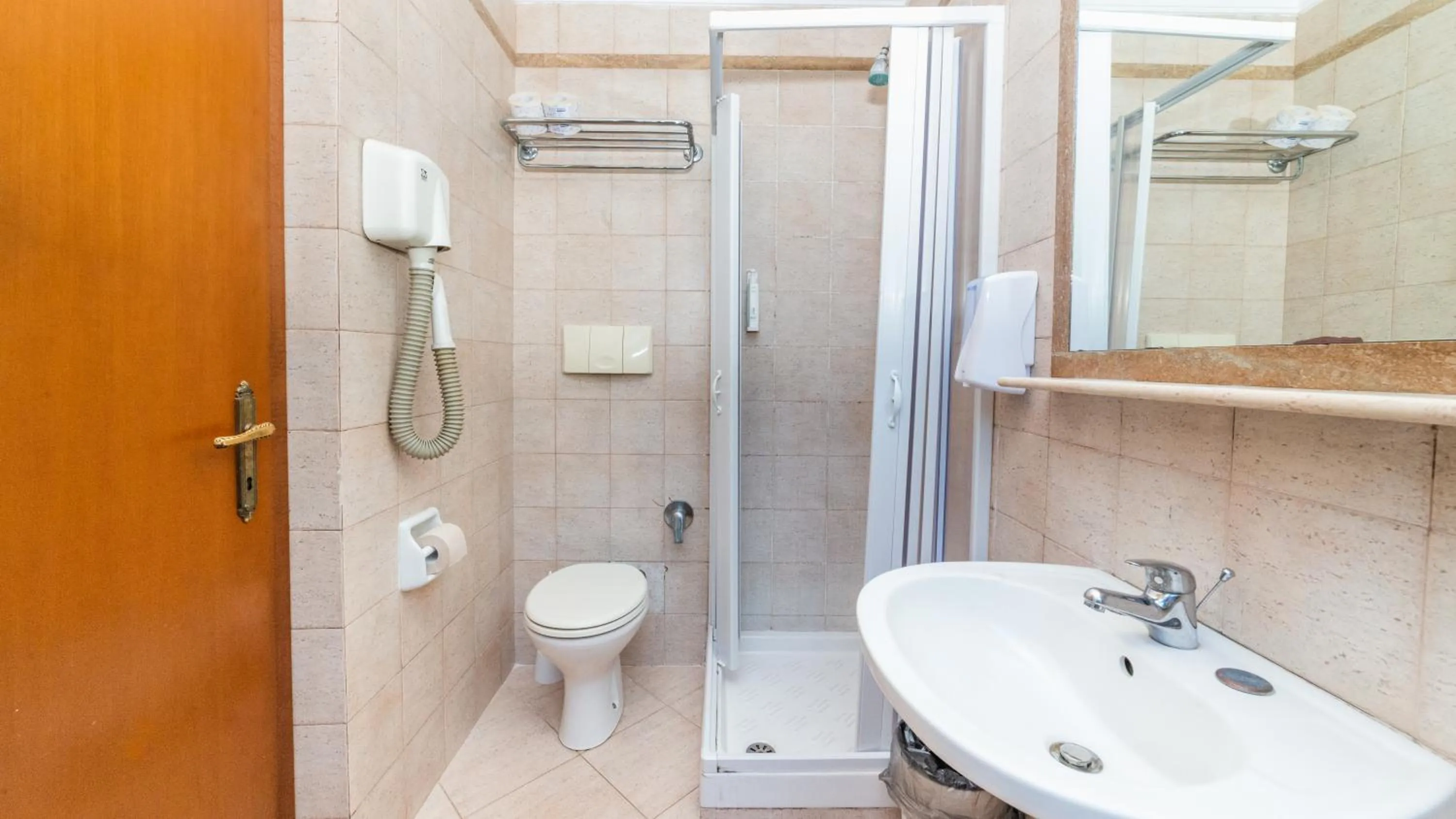 Bathroom in Hotel Center 1