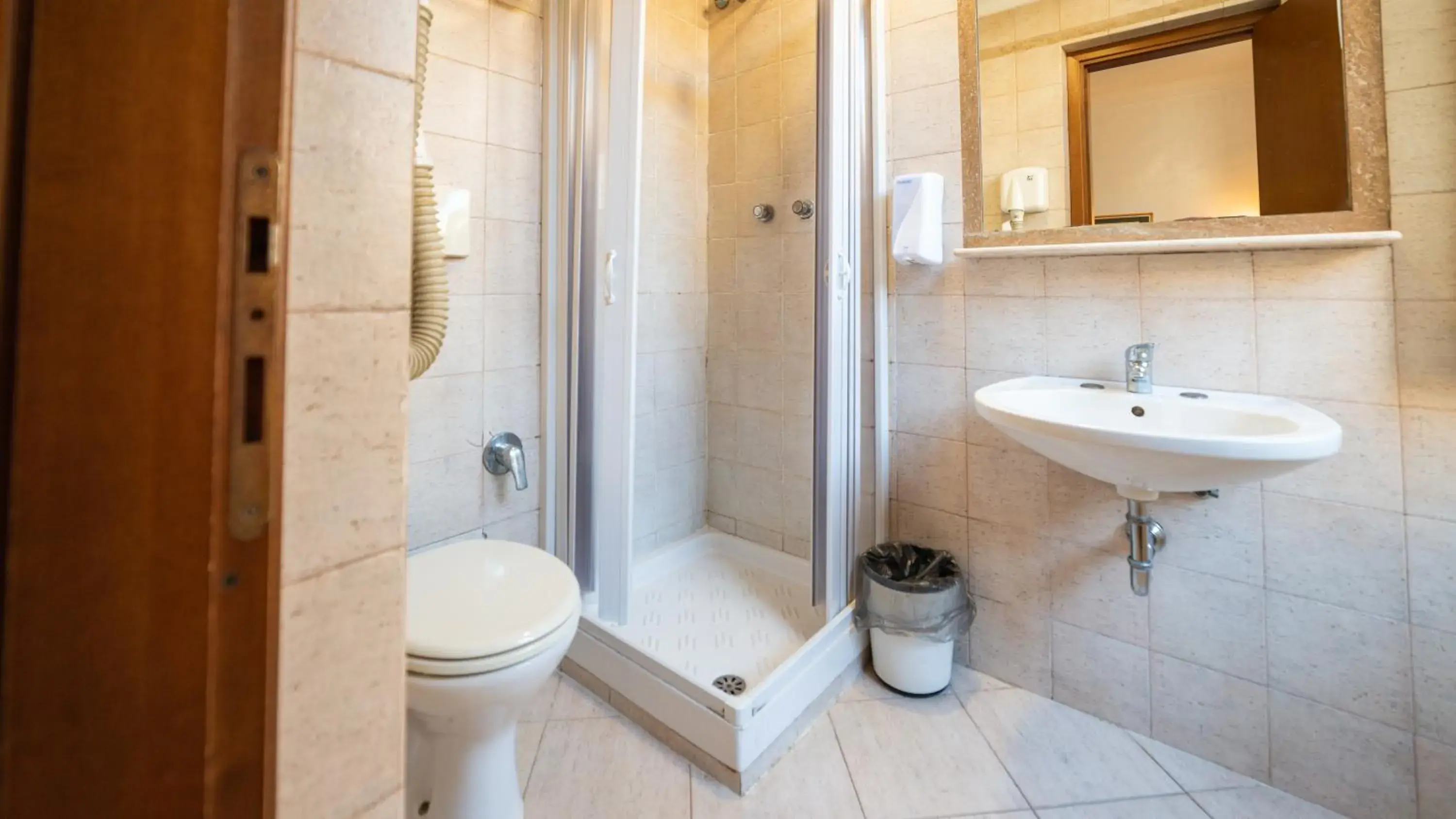 Bathroom in Hotel Center 1 Bathroom in Hotel Center 1