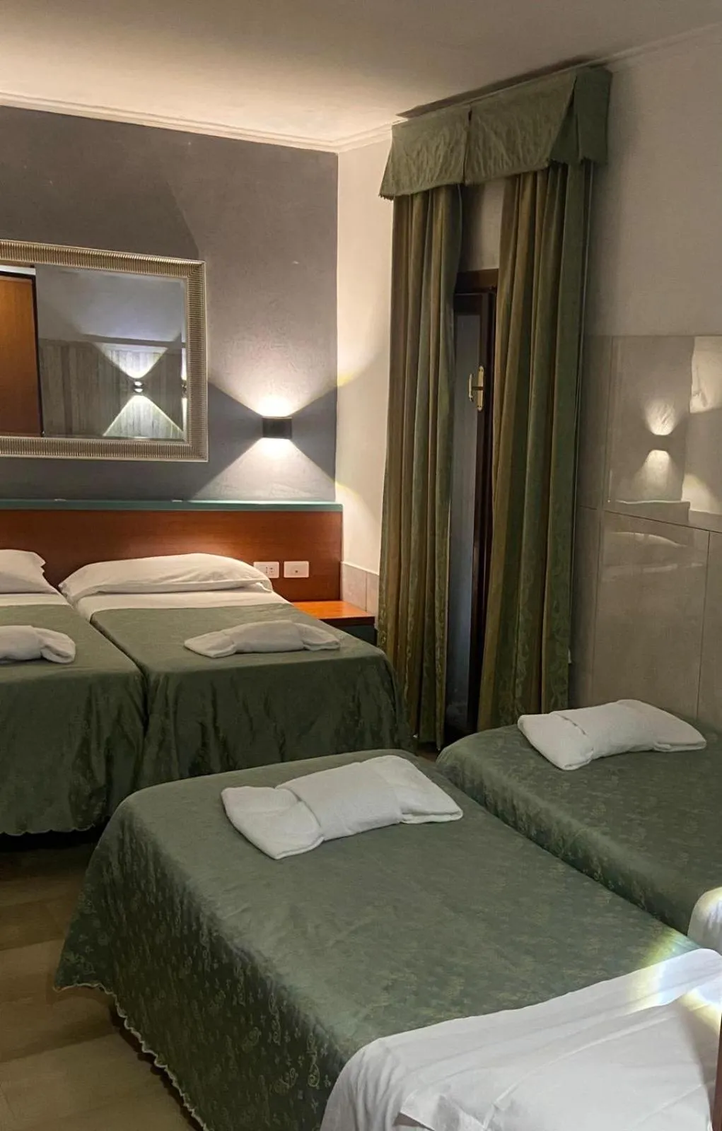 Bed in Hotel Center 2