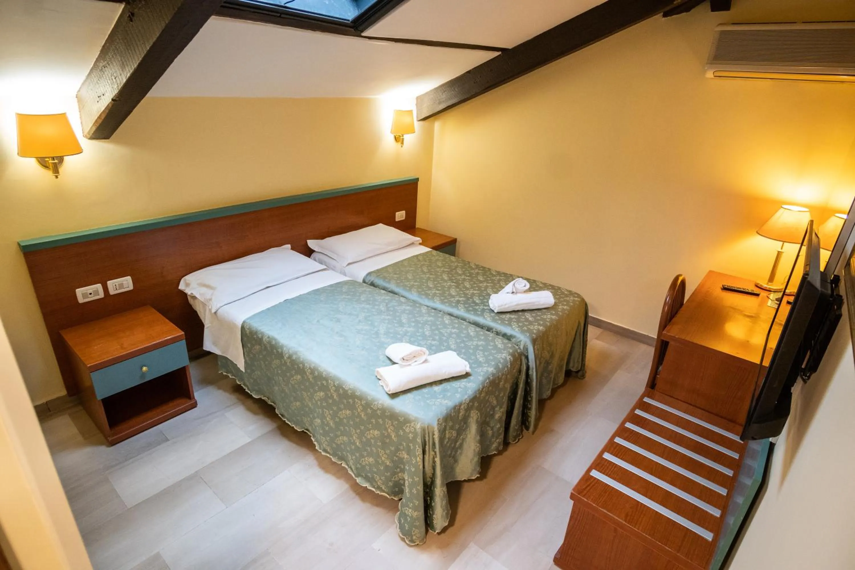 Bedroom, Bed in Hotel Center 2