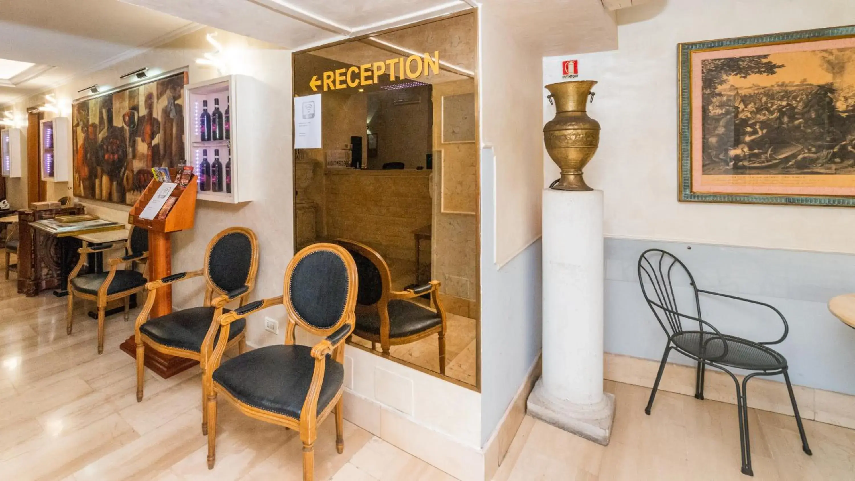 Lounge or bar in Hotel Center 2 Lounge or bar in Hotel Center 2