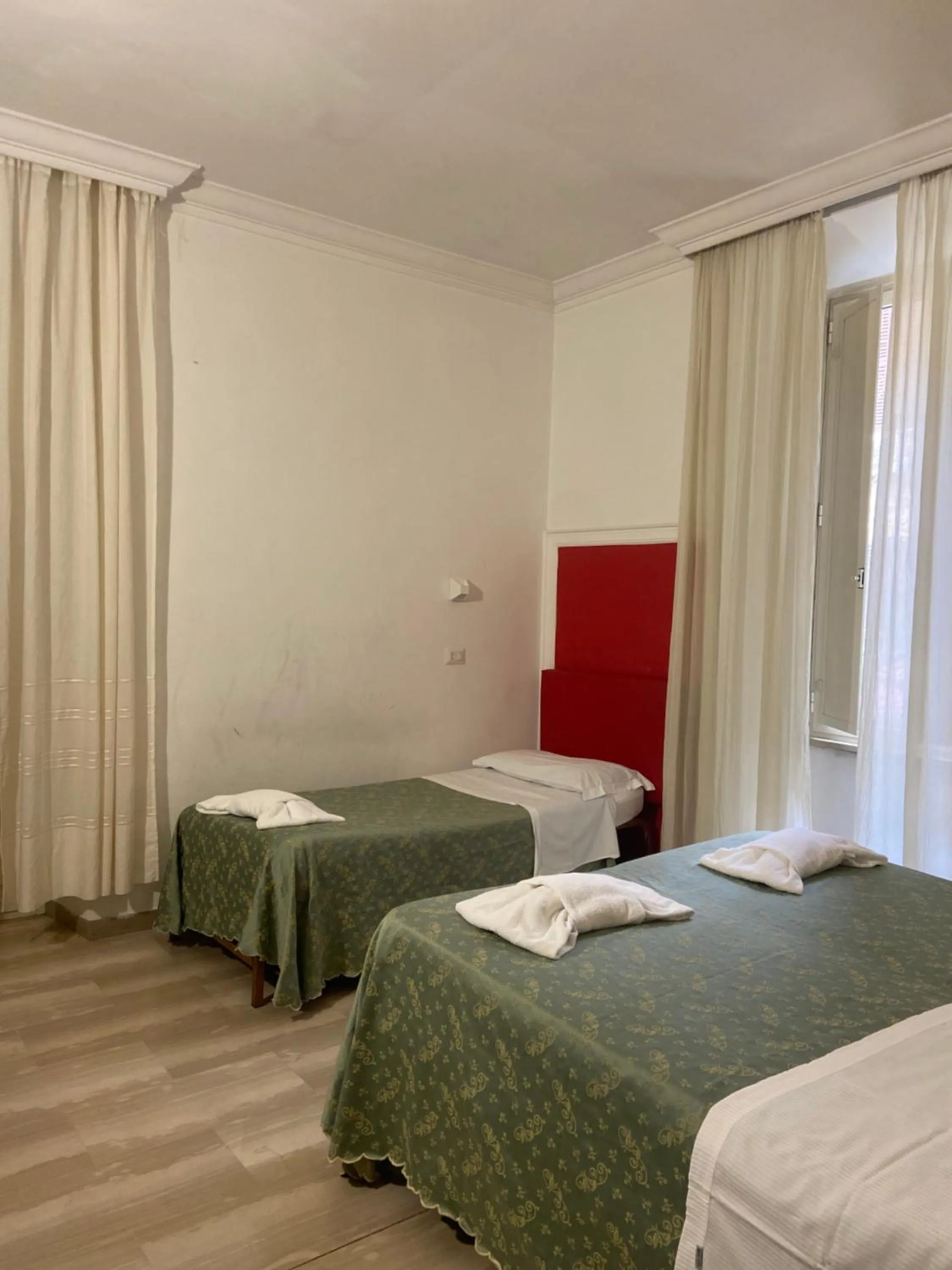 Bed in Hotel Center 2